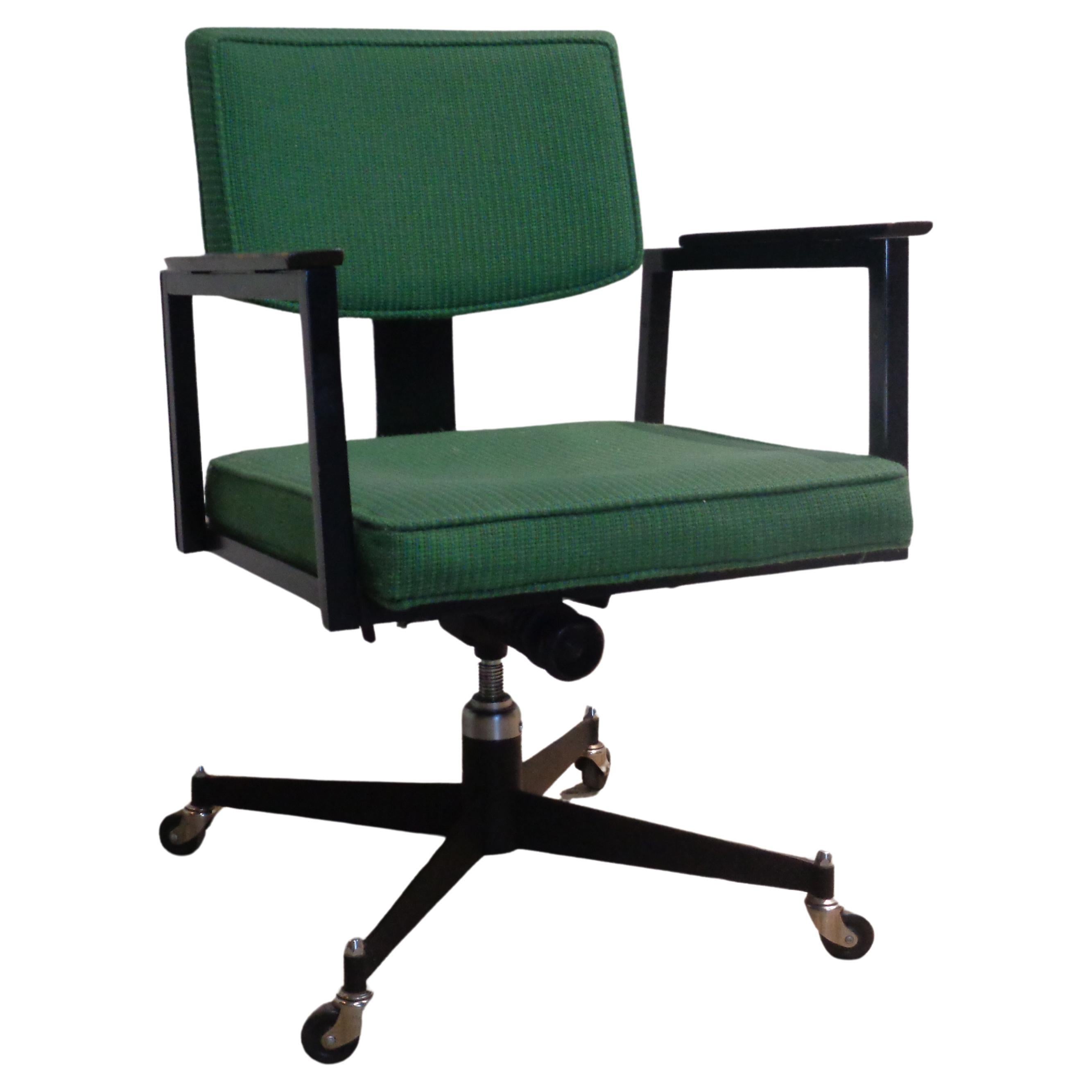 Mid-Century Modern Executive Desk Chair by Robert John, Circa 1960 For Sale