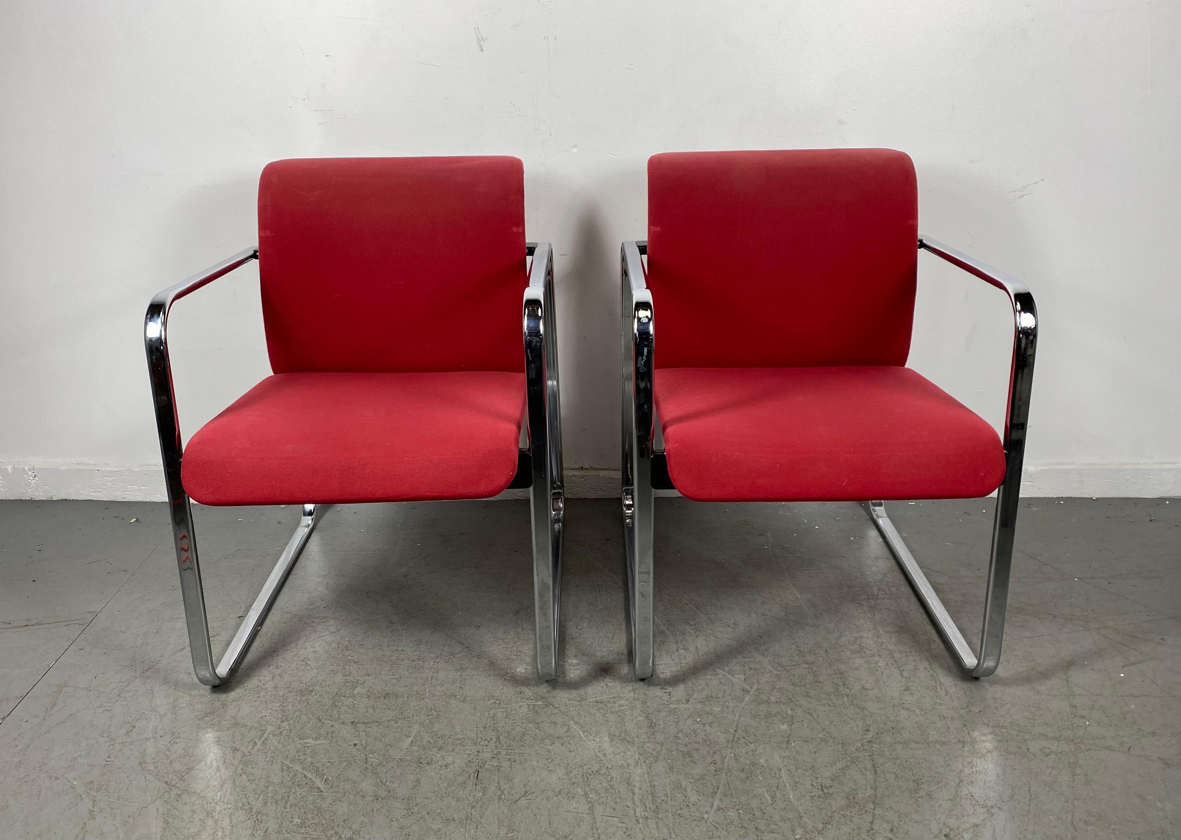 La carrière de designer de Peter Protzman a débuté dans le Michigan, où il a passé plus de dix ans chez Herman Miller, aux côtés de sommités du design telles que Charles et Ray Eames et George Nelson. C'est là qu'il a conçu la collection primée de