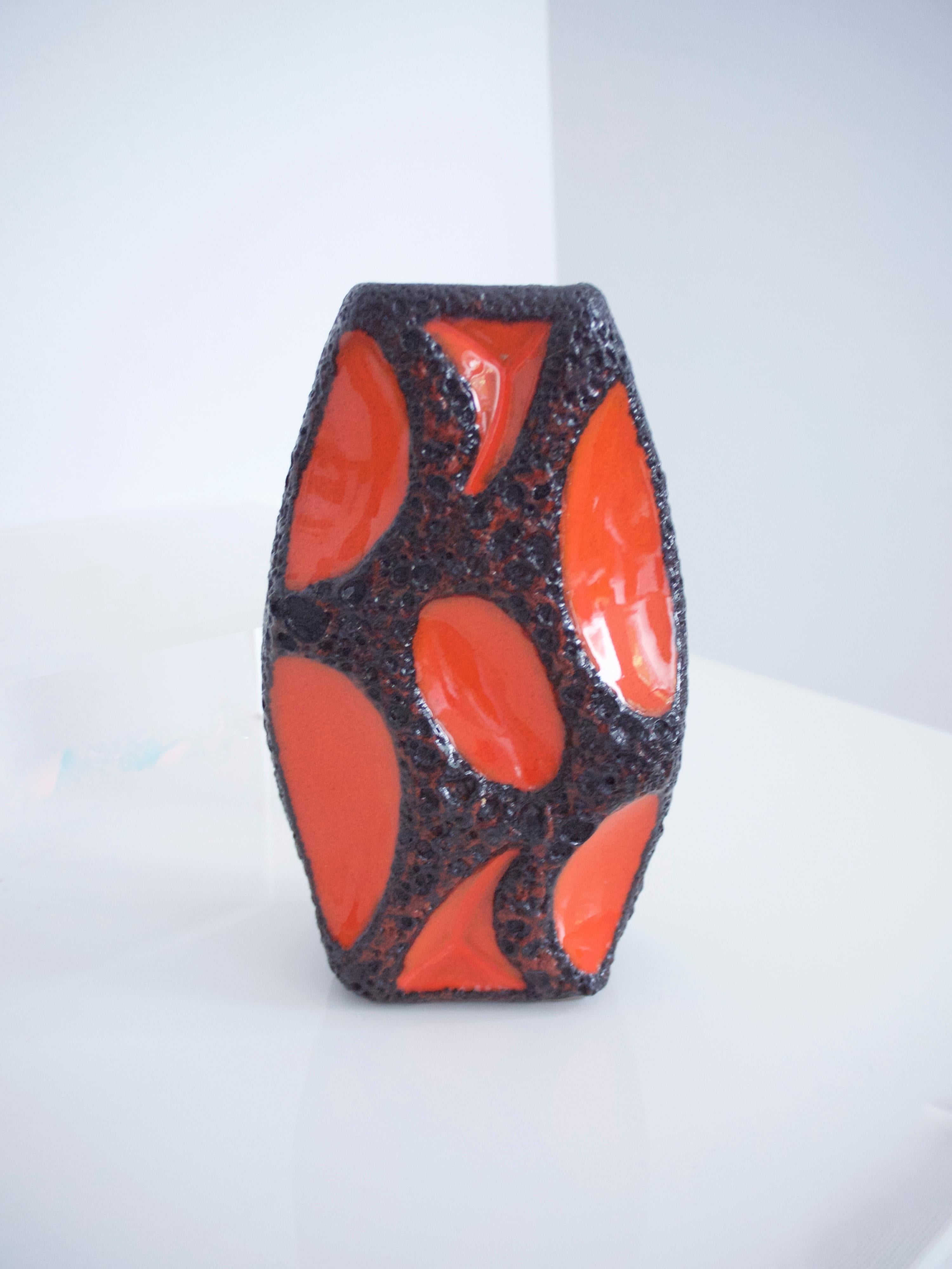 Modernist Fat Lava Ceramic Vases by Roth Banjo 313 and Lozenge 309 Vases, 1970s For Sale 2