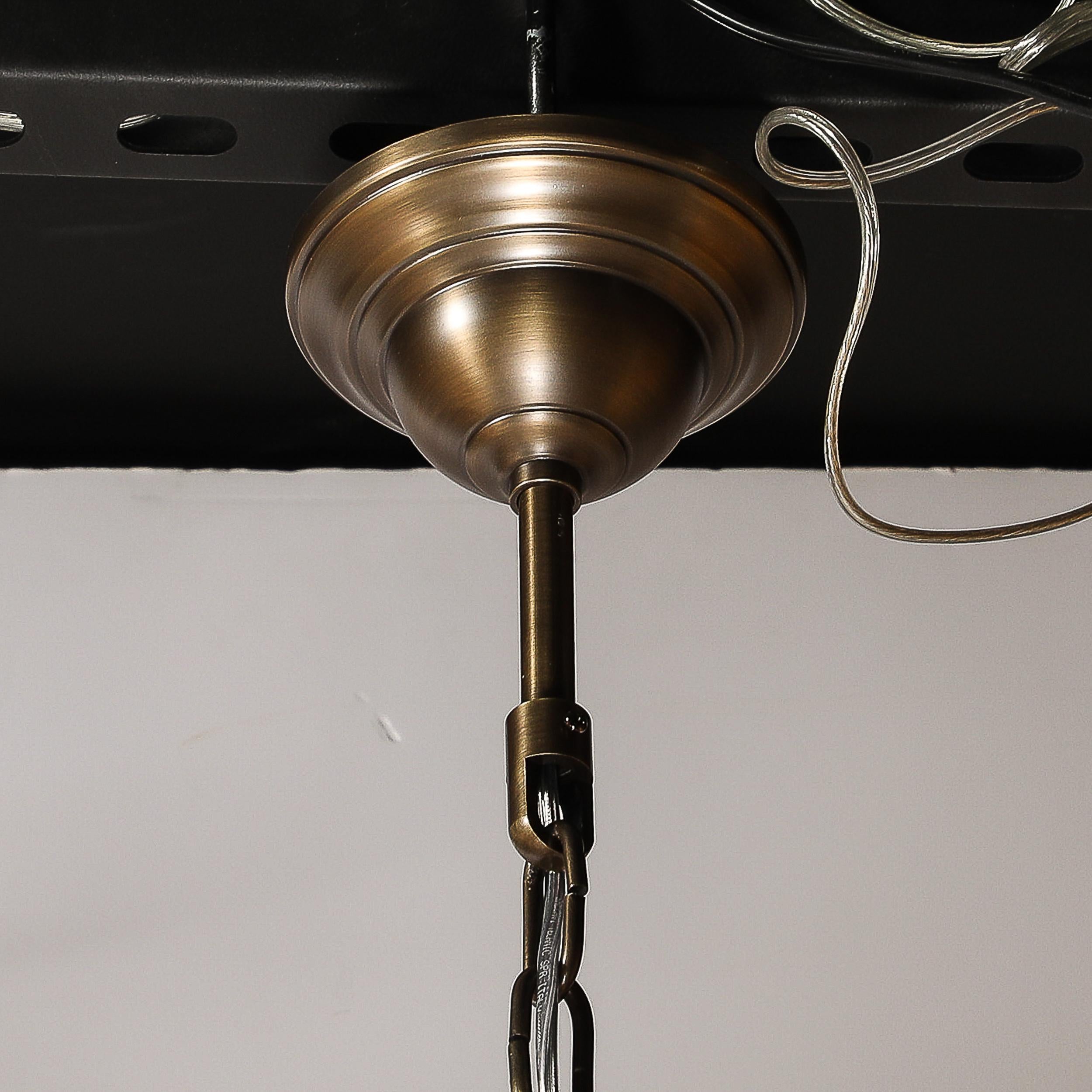Bronzo Lampadario a piuma modernista in vetro opalescente di Murano e bronzo oliato in vendita