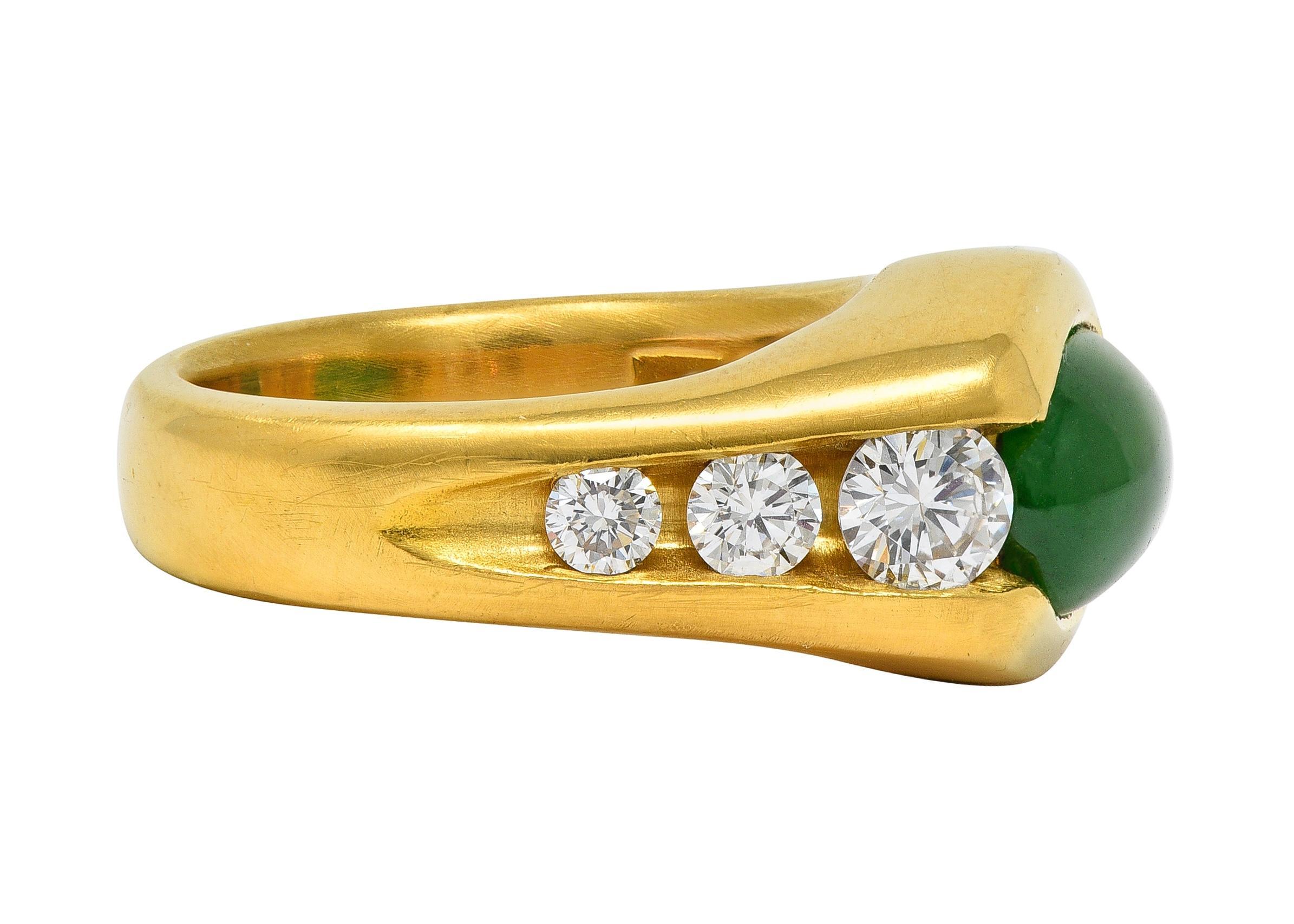 Moderne Bague cannelée moderniste Fei Cui en or jaune 18 carats avec diamants et jadéite en vente