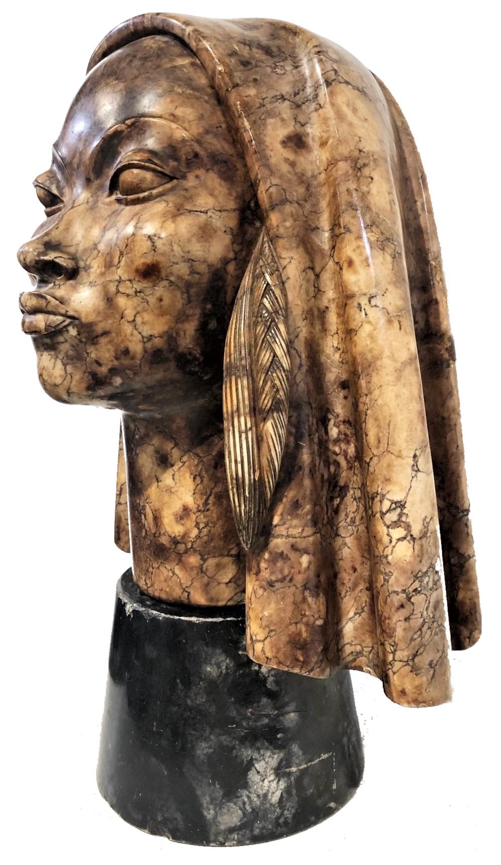 Fin du 20e siècle Buste de tête féminine moderniste en marbre de P. Costagli, XXe siècle en vente