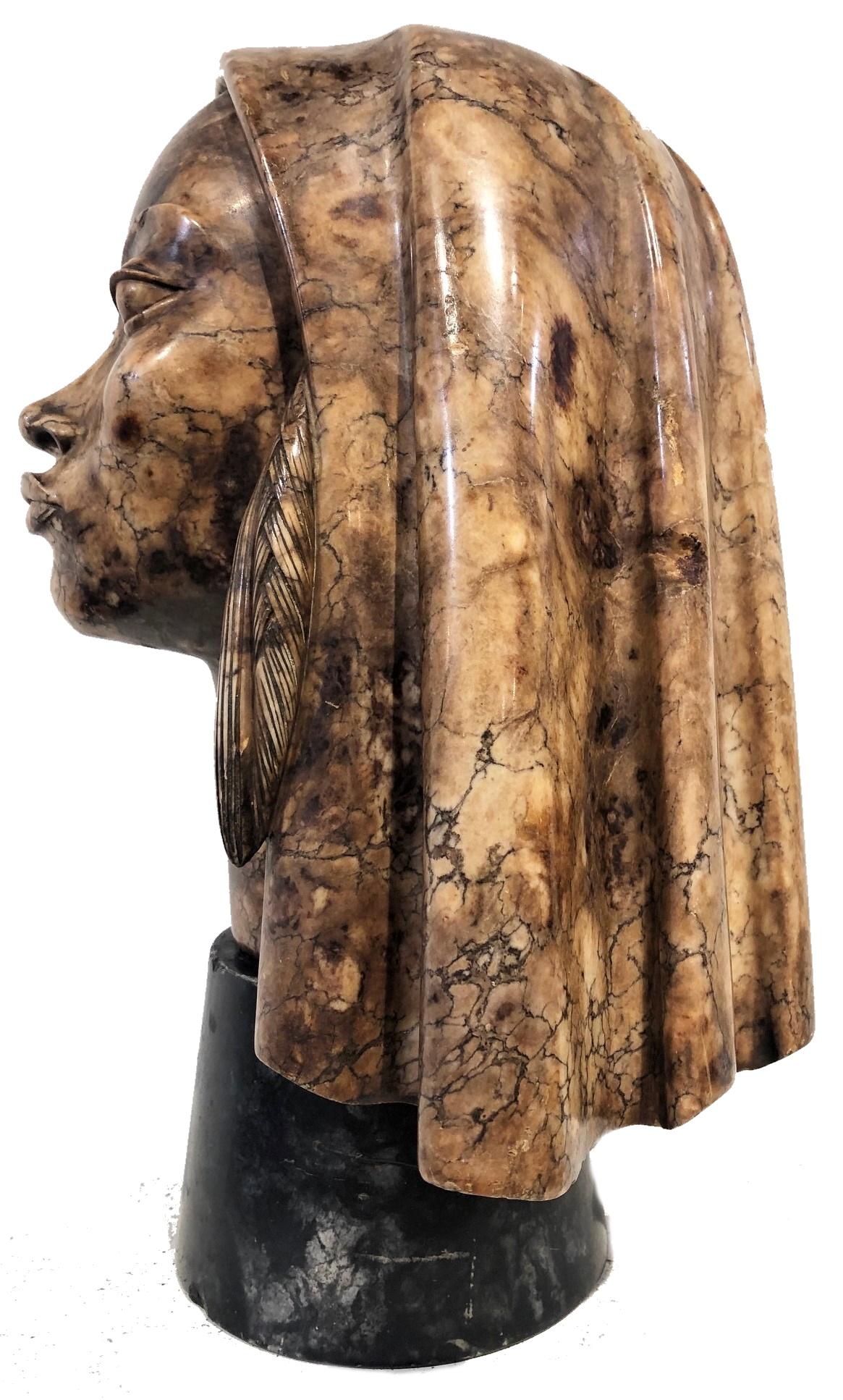 Modernistische weibliche Kopfbüste aus Marmor von P. Costagli, XX. Jahrhundert im Angebot 1