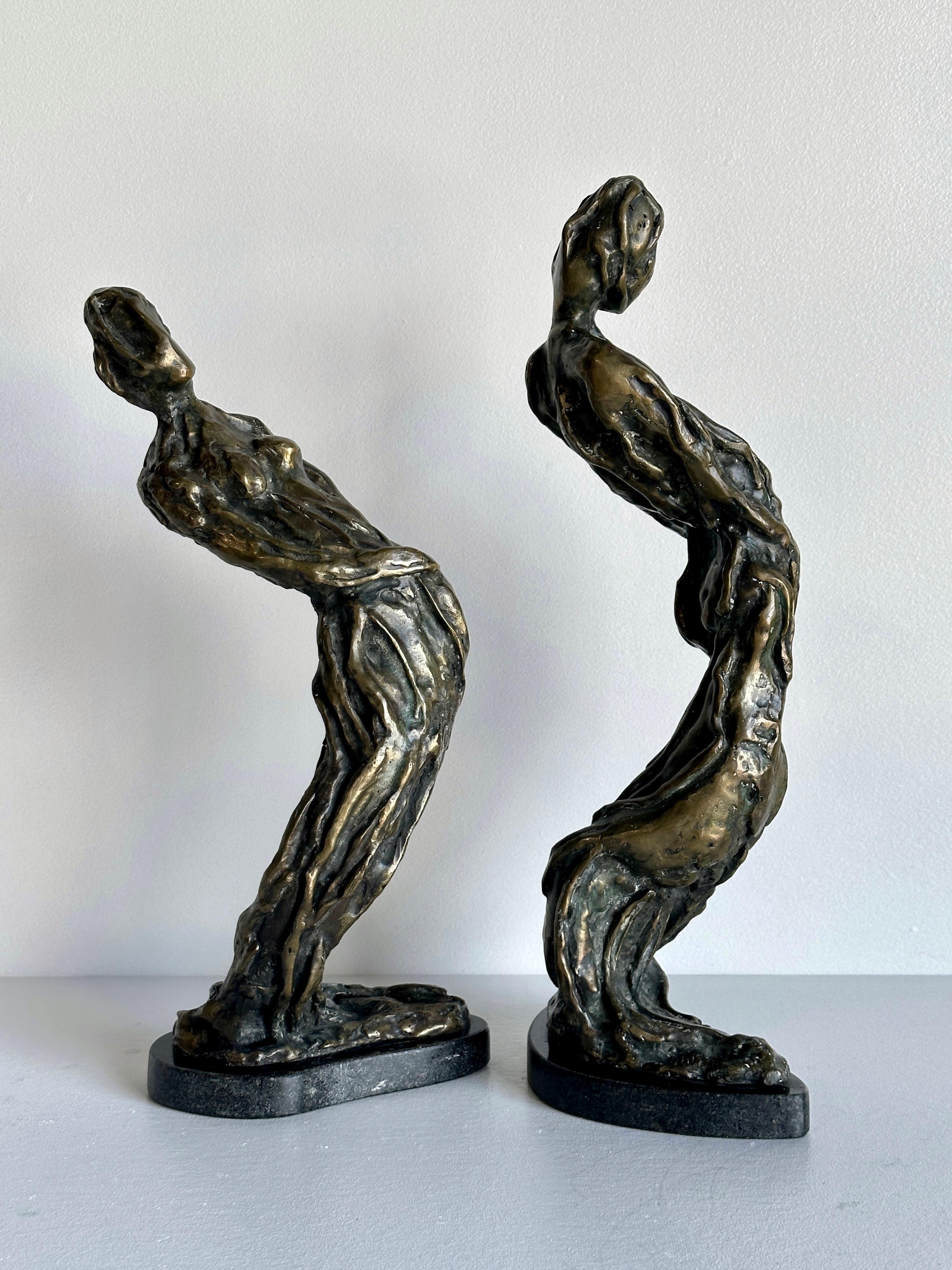 Figurative abstrakte Bronzeskulpturen der Moderne der Moderne, ein Paar im Angebot 1