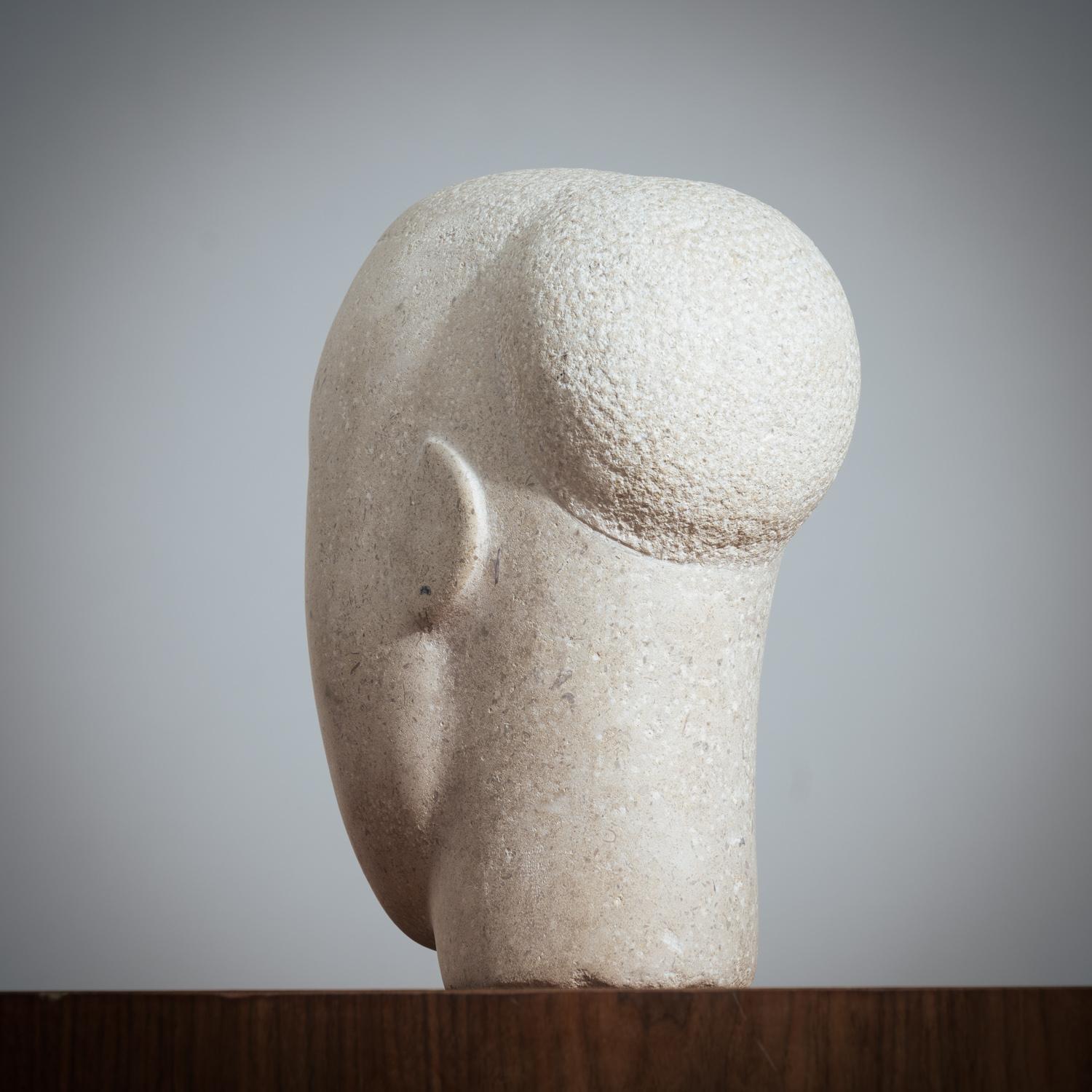 Modernist figurative sculpture bust in sandstone For Sale 2