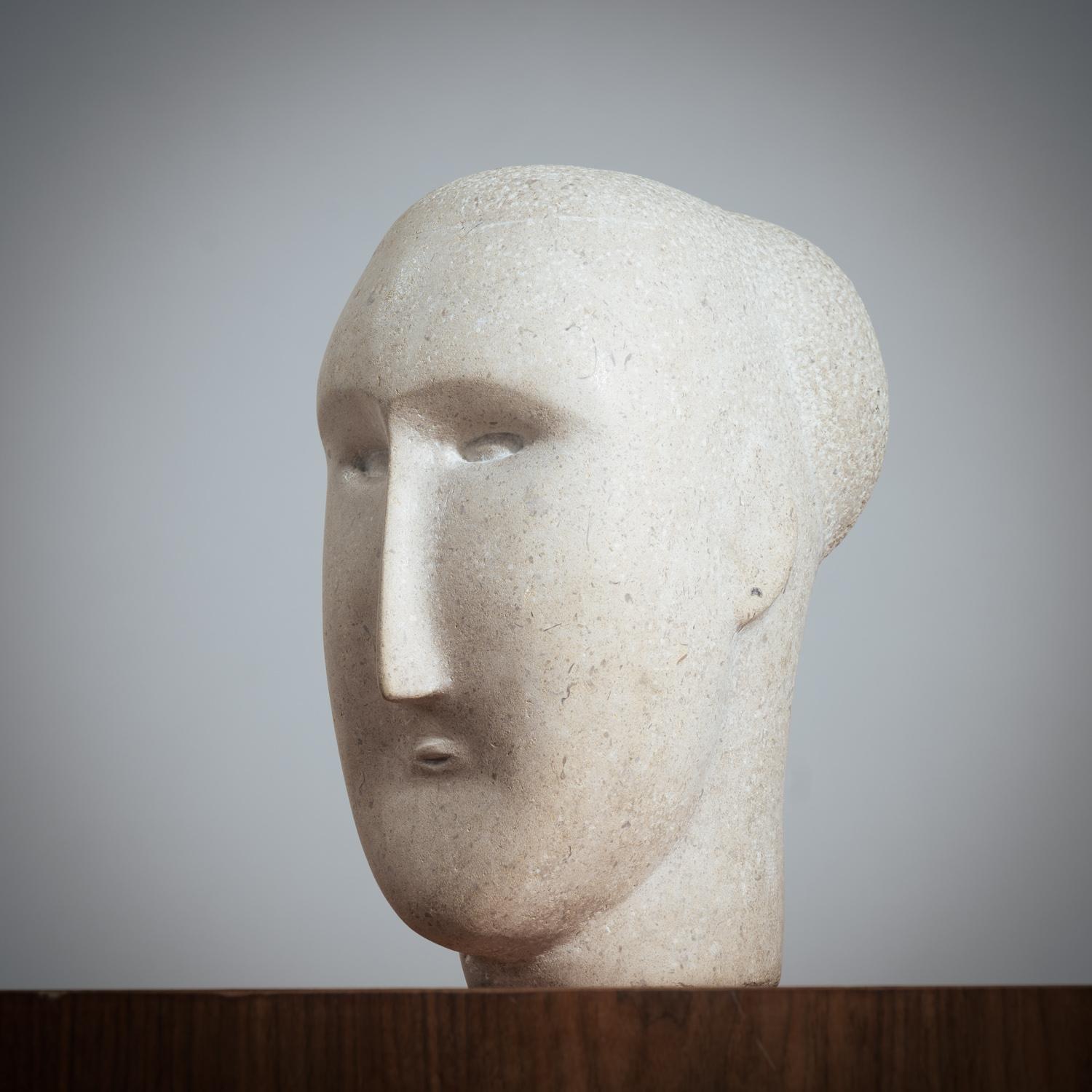 Modernist figurative sculpture bust in sandstone For Sale 3