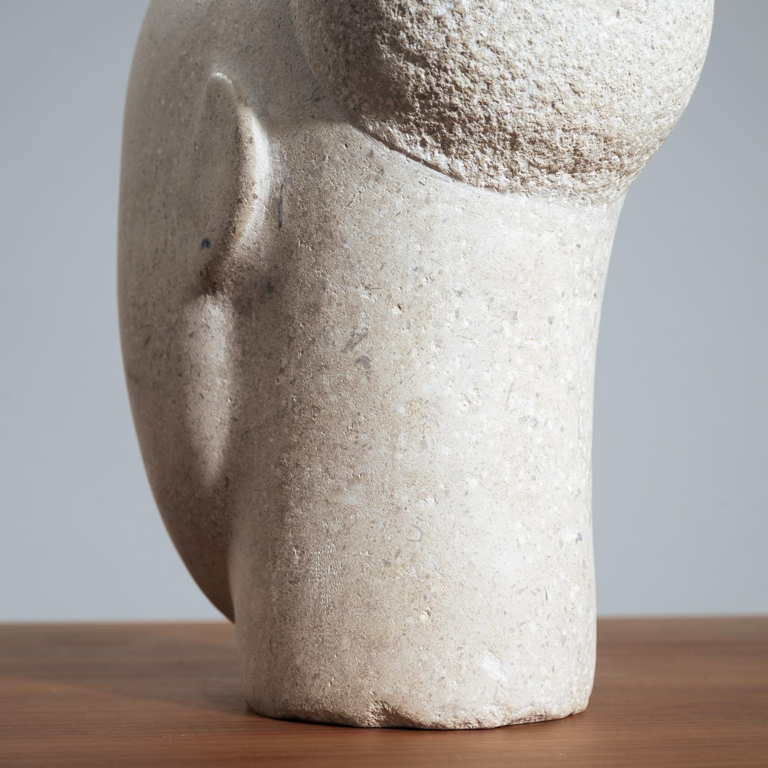 Modernist figurative sculpture bust in sandstone For Sale 6