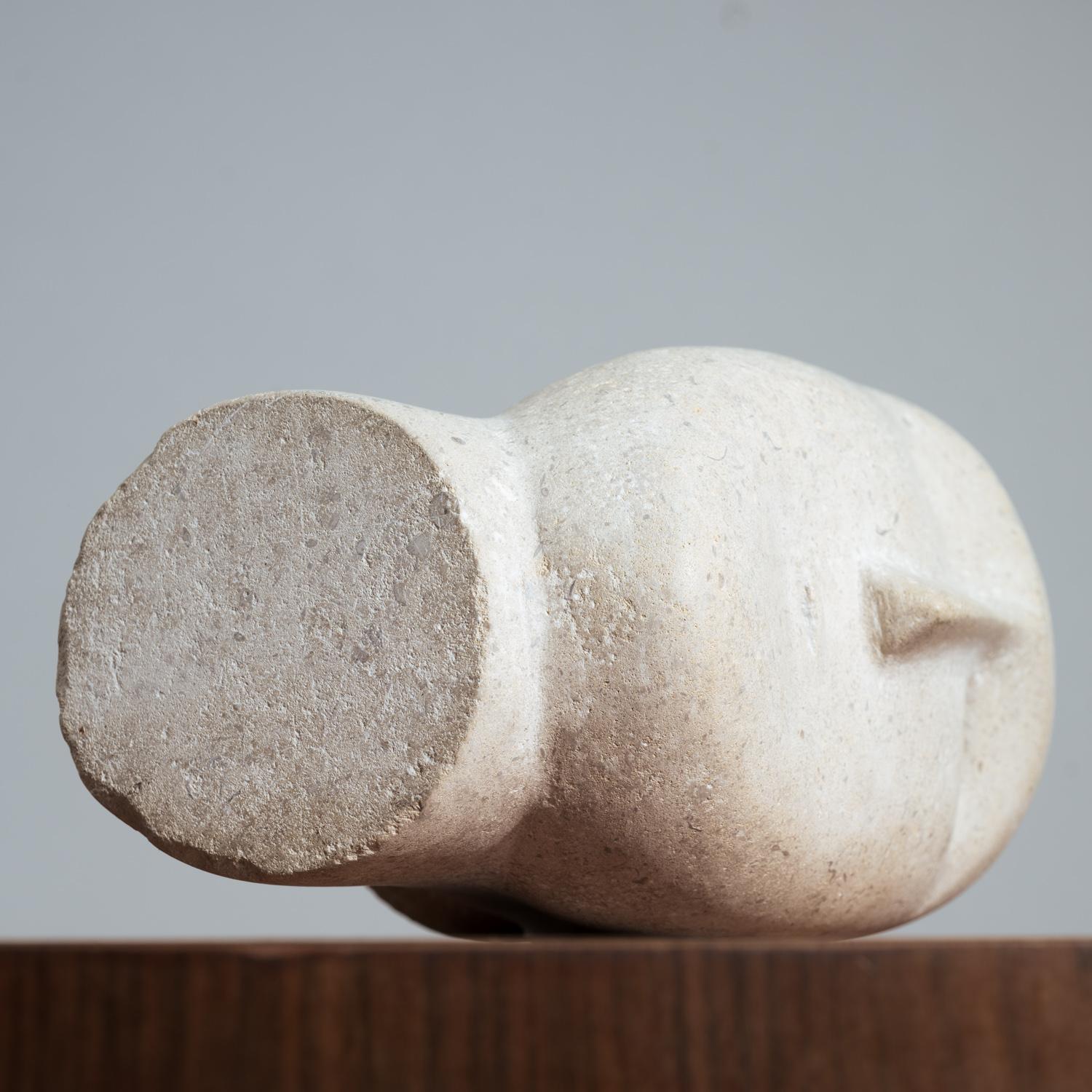 Modernist figurative sculpture bust in sandstone For Sale 7