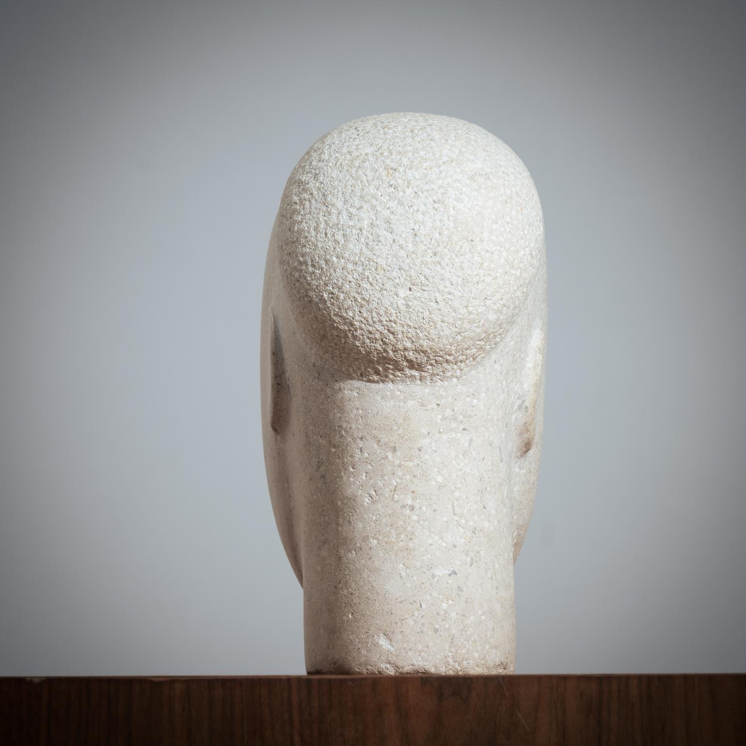Hand-Carved Modernist figurative sculpture bust in sandstone For Sale