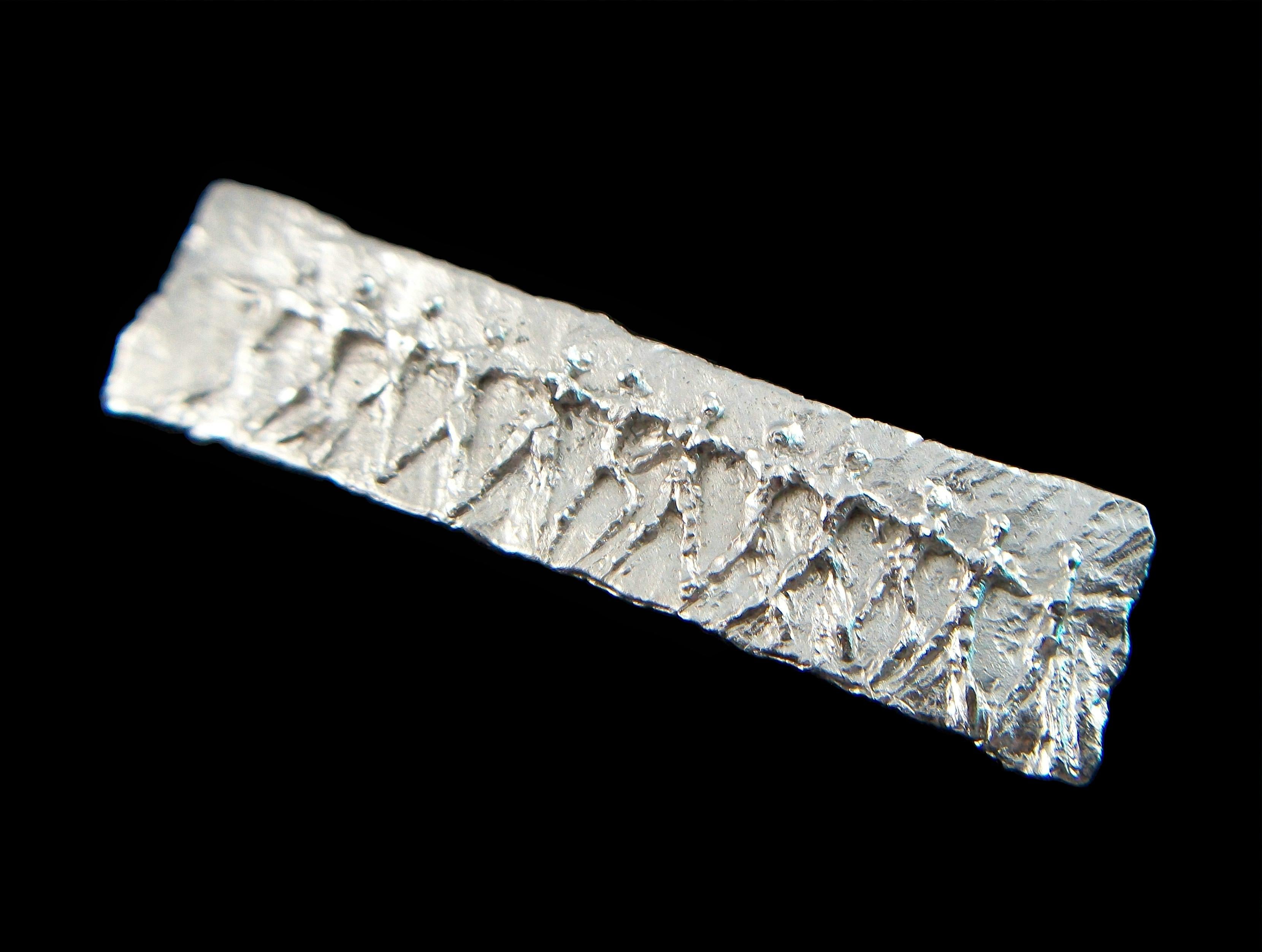 Modernist Figurative Silver Bar Brooch - Germany - Mid 20th Century For Sale 4
