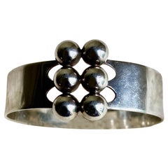 Manchette moderniste en argent finlandais