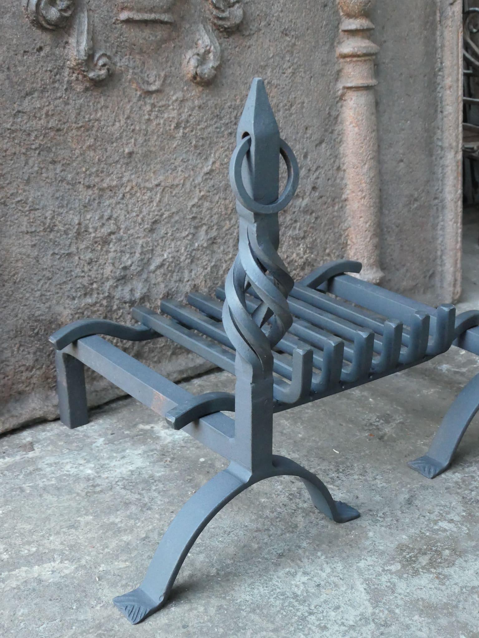 Forgé Grille de cheminée moderniste, grille de cheminée en vente