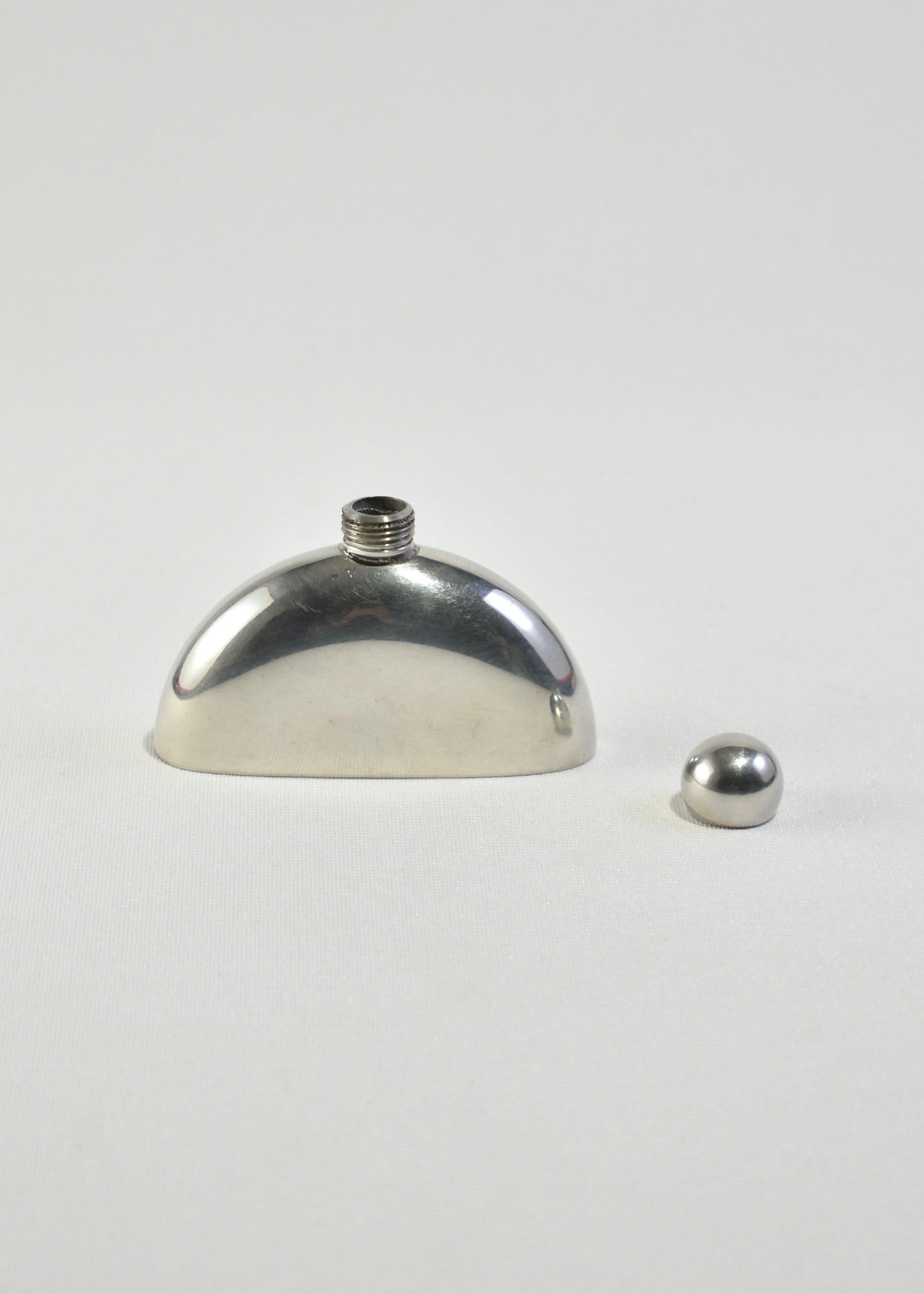Modernist Flask In Good Condition In Richmond, VA