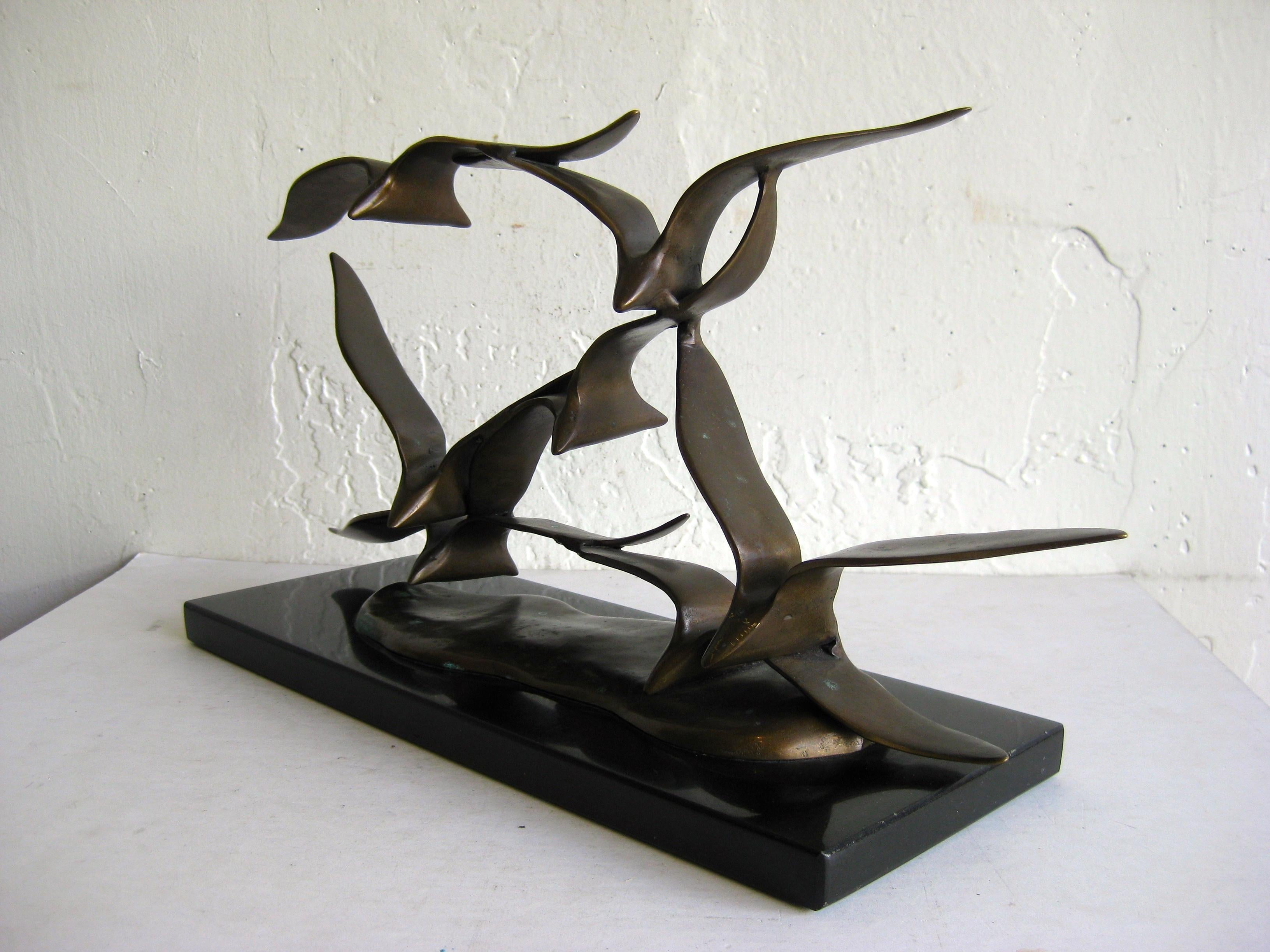 Modernist Flock of Seagulls in Flight Bronze Sculpture on Marble Curtis Jere Era In Good Condition For Sale In San Diego, CA