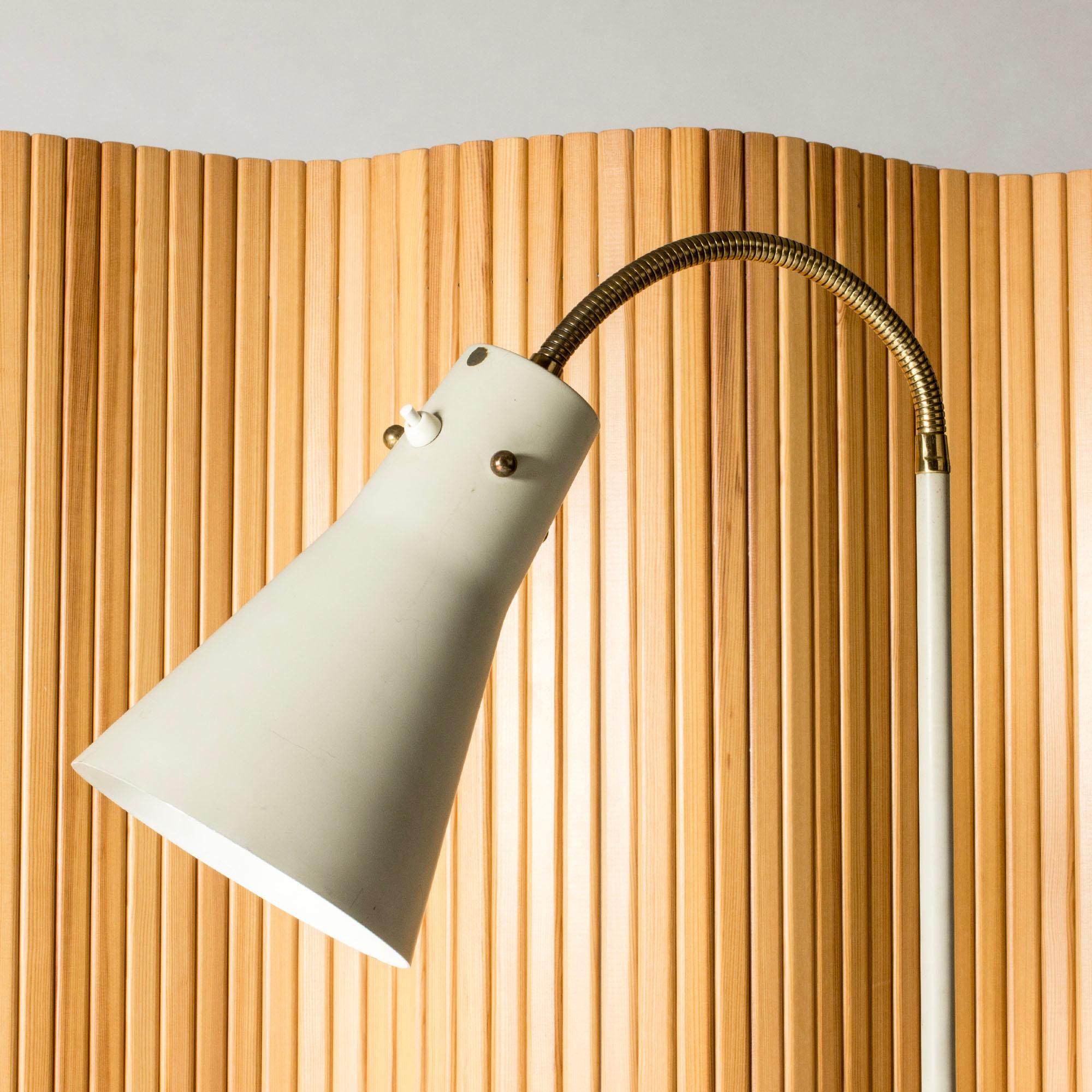 Modernistische Stehlampe der Moderne, von Lisa Johansson-Pape, ASEA, Schweden, 1950er Jahre (Mitte des 20. Jahrhunderts) im Angebot