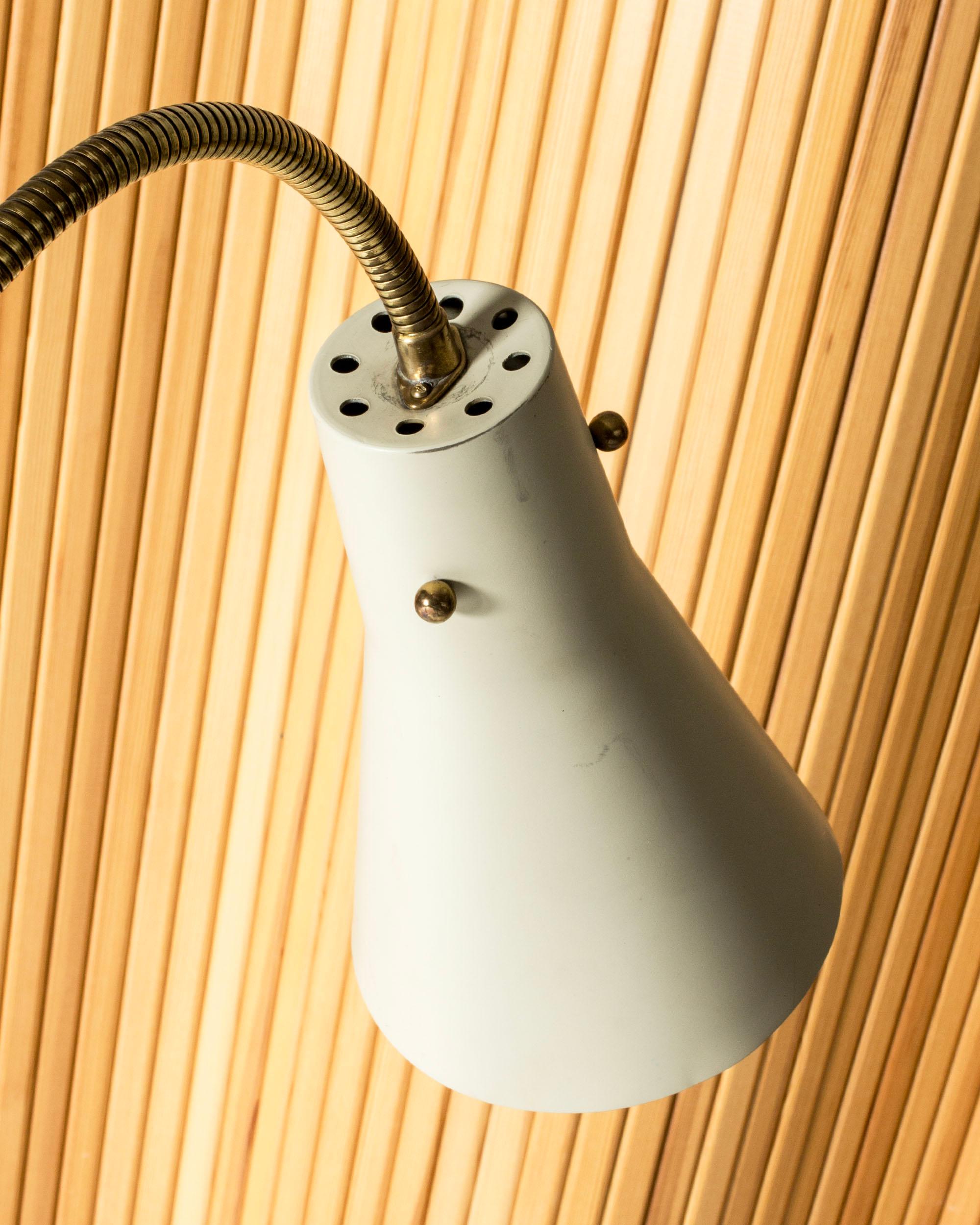 Modernistische Stehlampe der Moderne, von Lisa Johansson-Pape, ASEA, Schweden, 1950er Jahre im Angebot 1