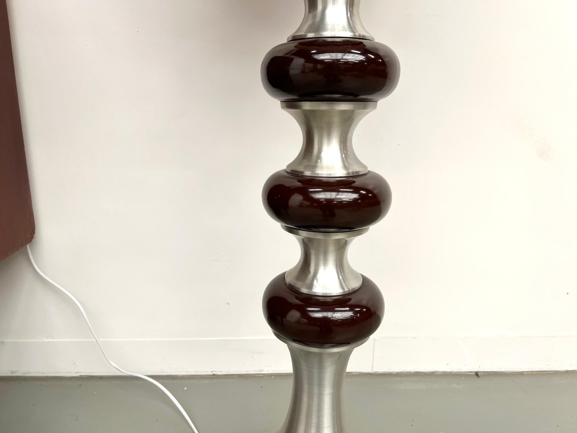 Lampada da terra modernista degli anni '70 in alluminio spazzolato in vendita 8