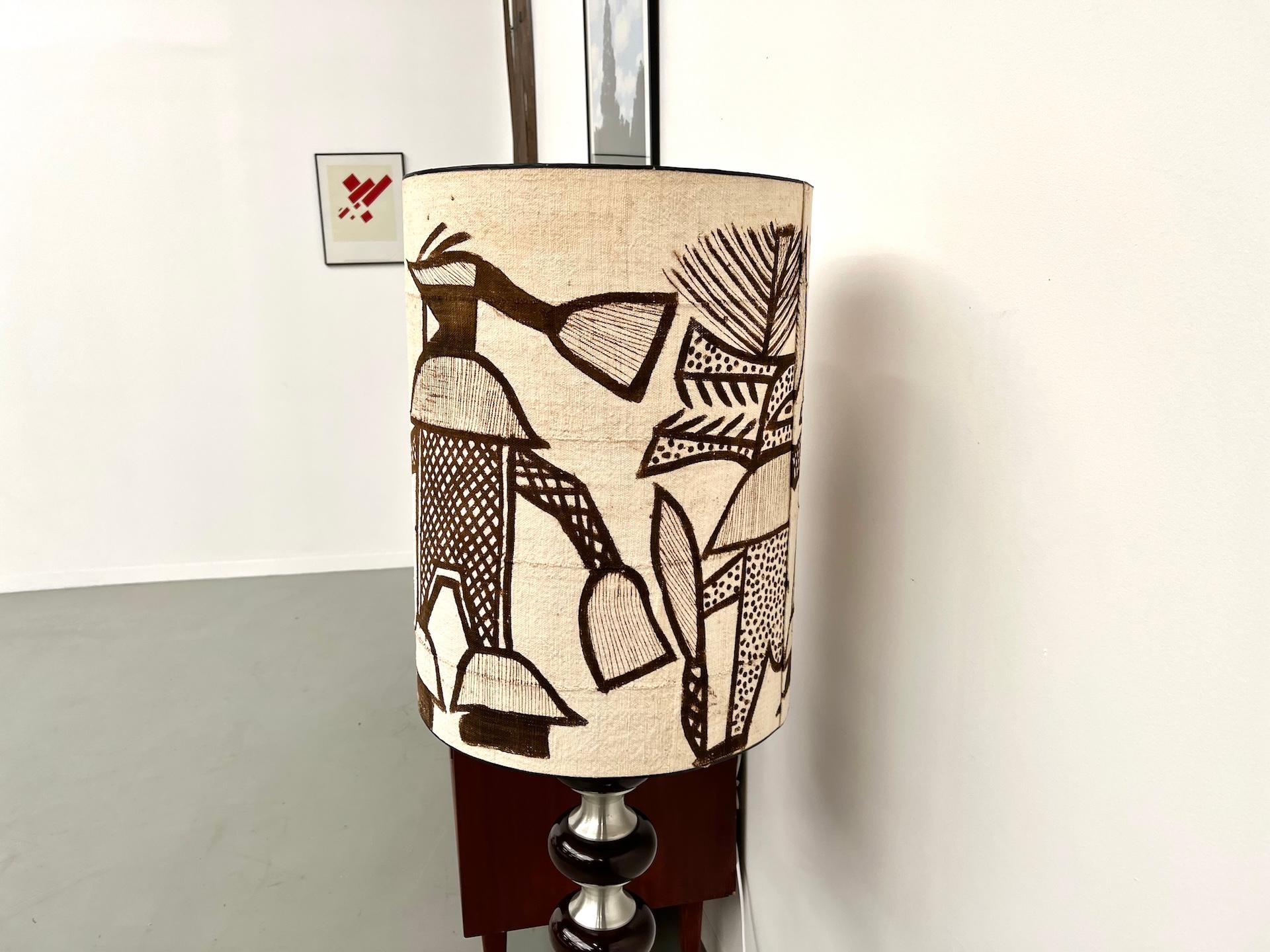 Lampada da terra modernista degli anni '70 in alluminio spazzolato in vendita 2