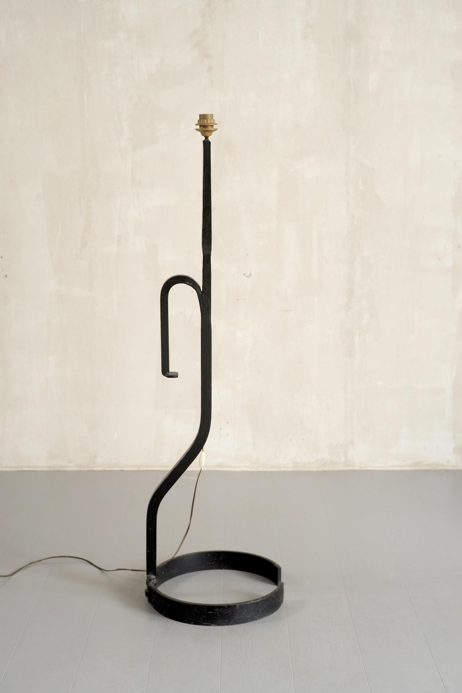 French Modernist Floor Lamp in Wrought Iron, France, 1960 For Sale