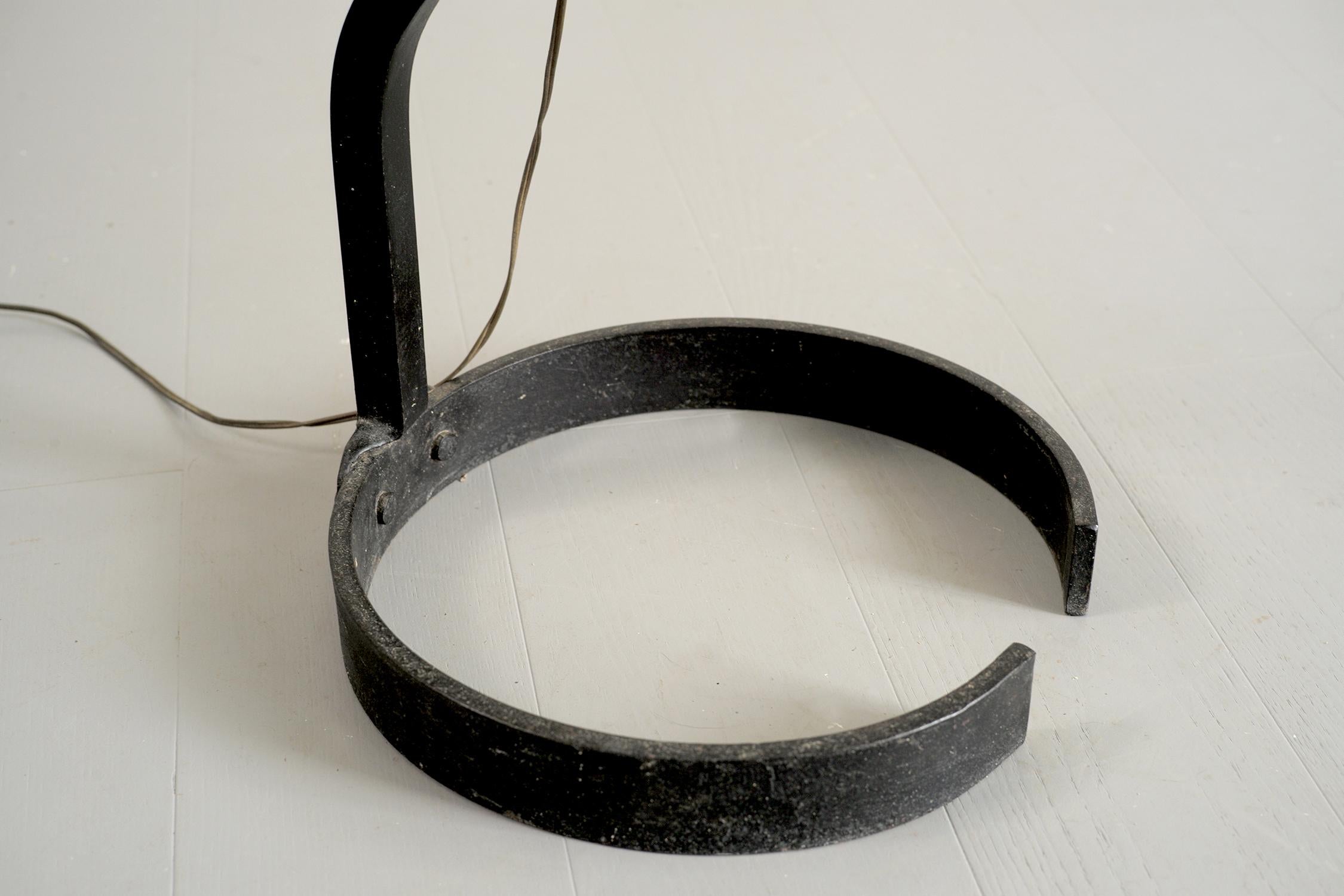 Modernist Floor Lamp in Wrought Iron, France, 1960 For Sale 2