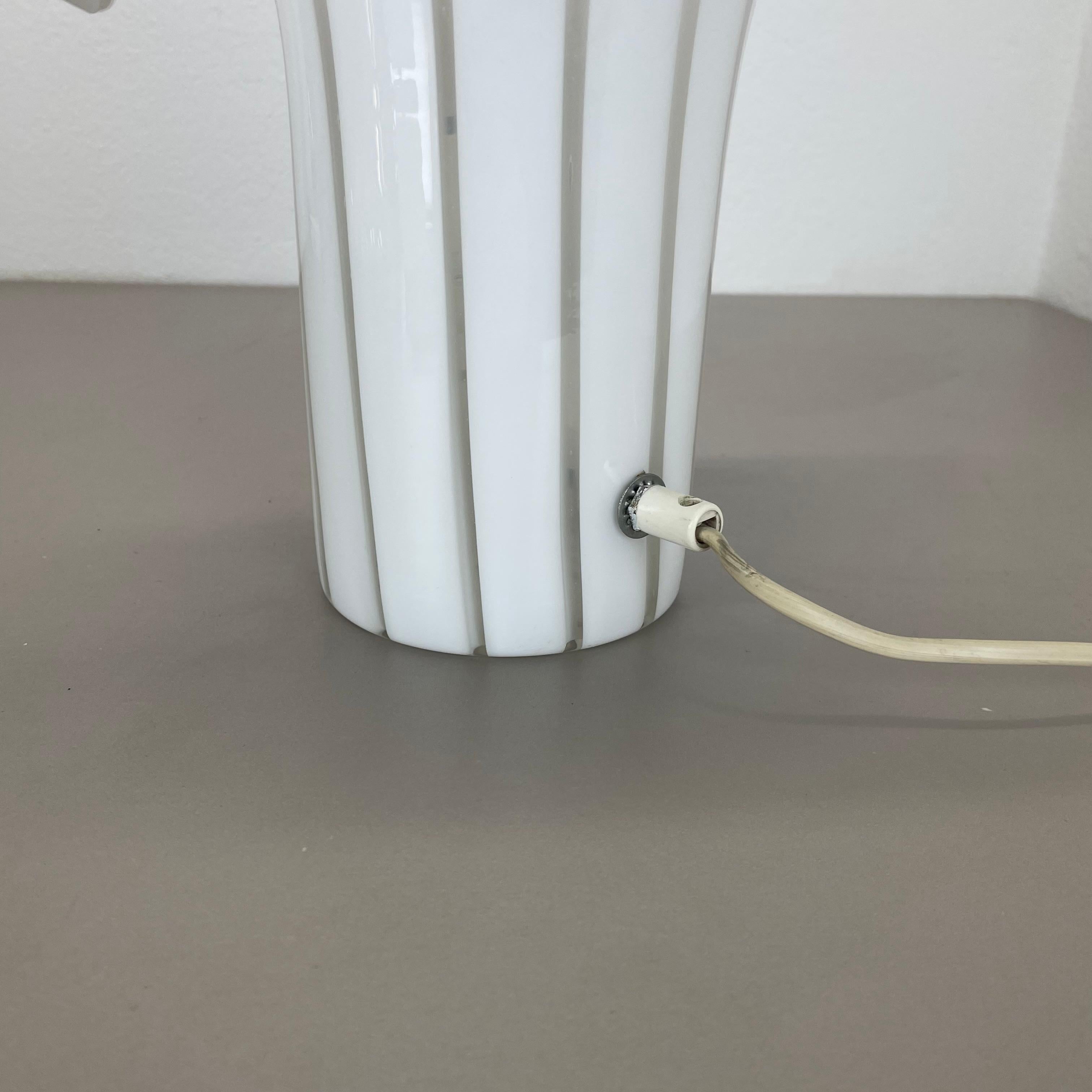 Modernist floral Murano glass table light in style of GINO VISTOSI, Italy 1970s For Sale 7