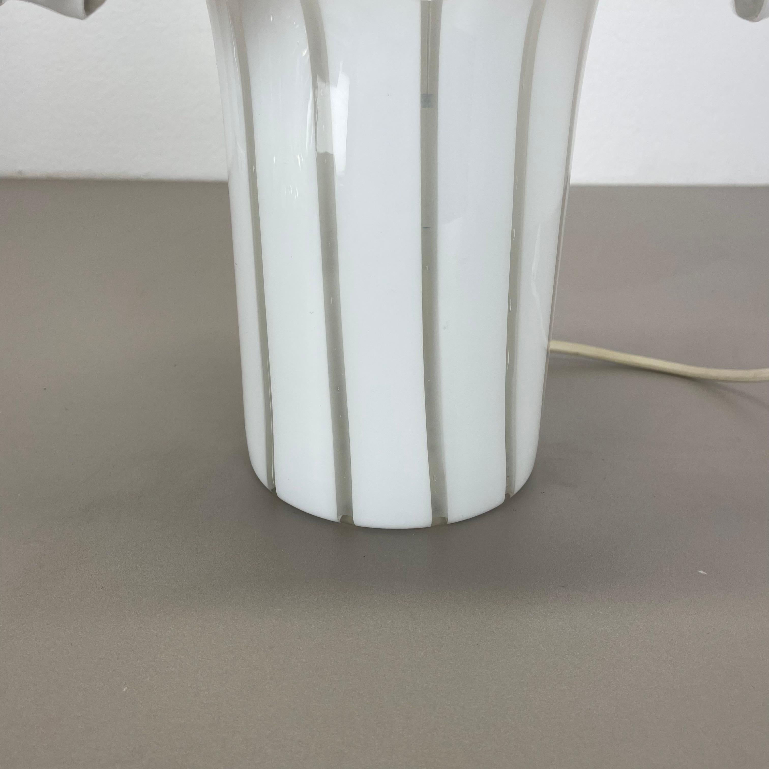 Modernist floral Murano glass table light in style of GINO VISTOSI, Italy 1970s For Sale 2