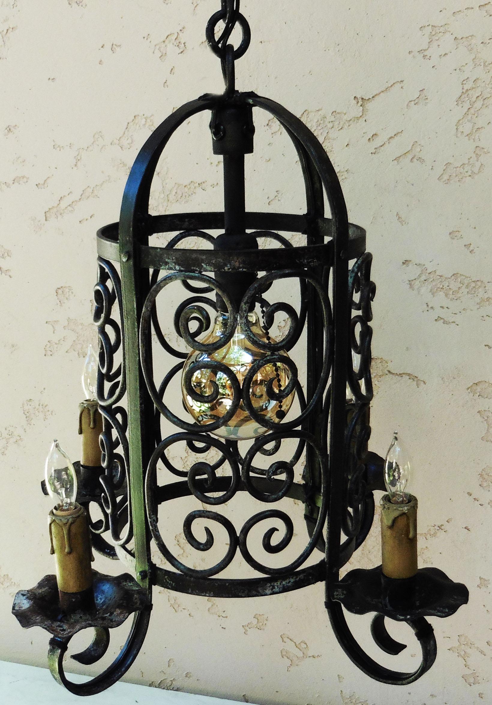Lámpara de metal Modernista Flores, hacia 1960 Moderno de mediados de siglo en venta