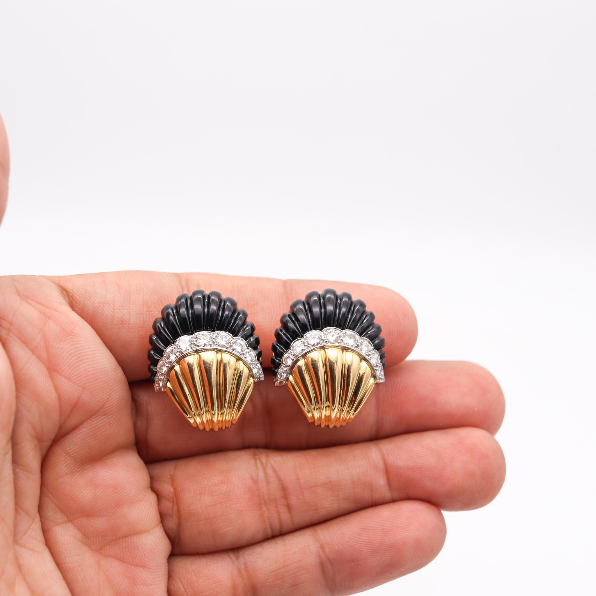 Women's Modernist Fluted Earrings in 18kt Yellow Gold with 20.28 Cts in Diamonds & Onyx