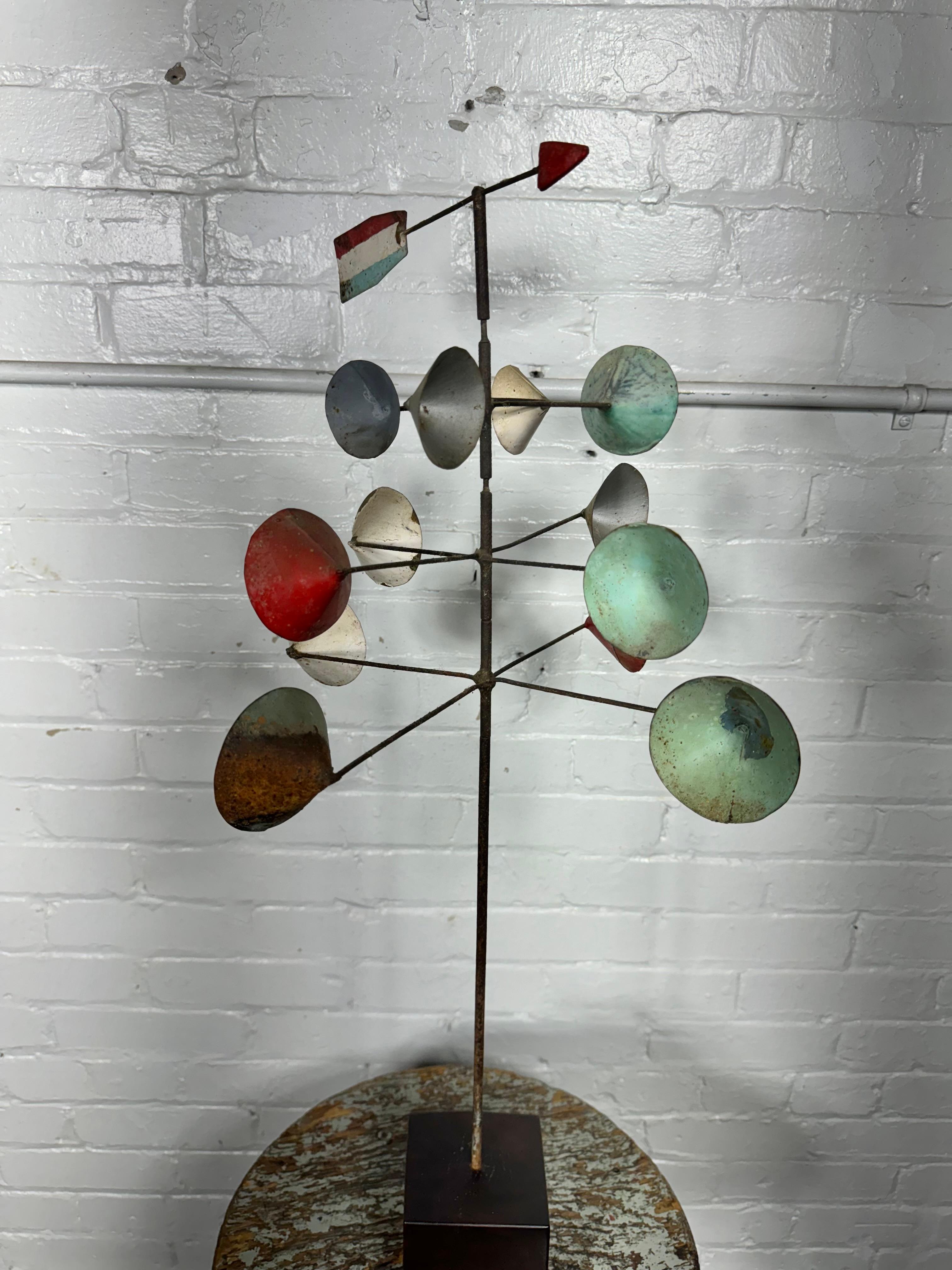 Milieu du XXe siècle Girouette sculpturale moderniste de style George Nelson/ Calder en vente