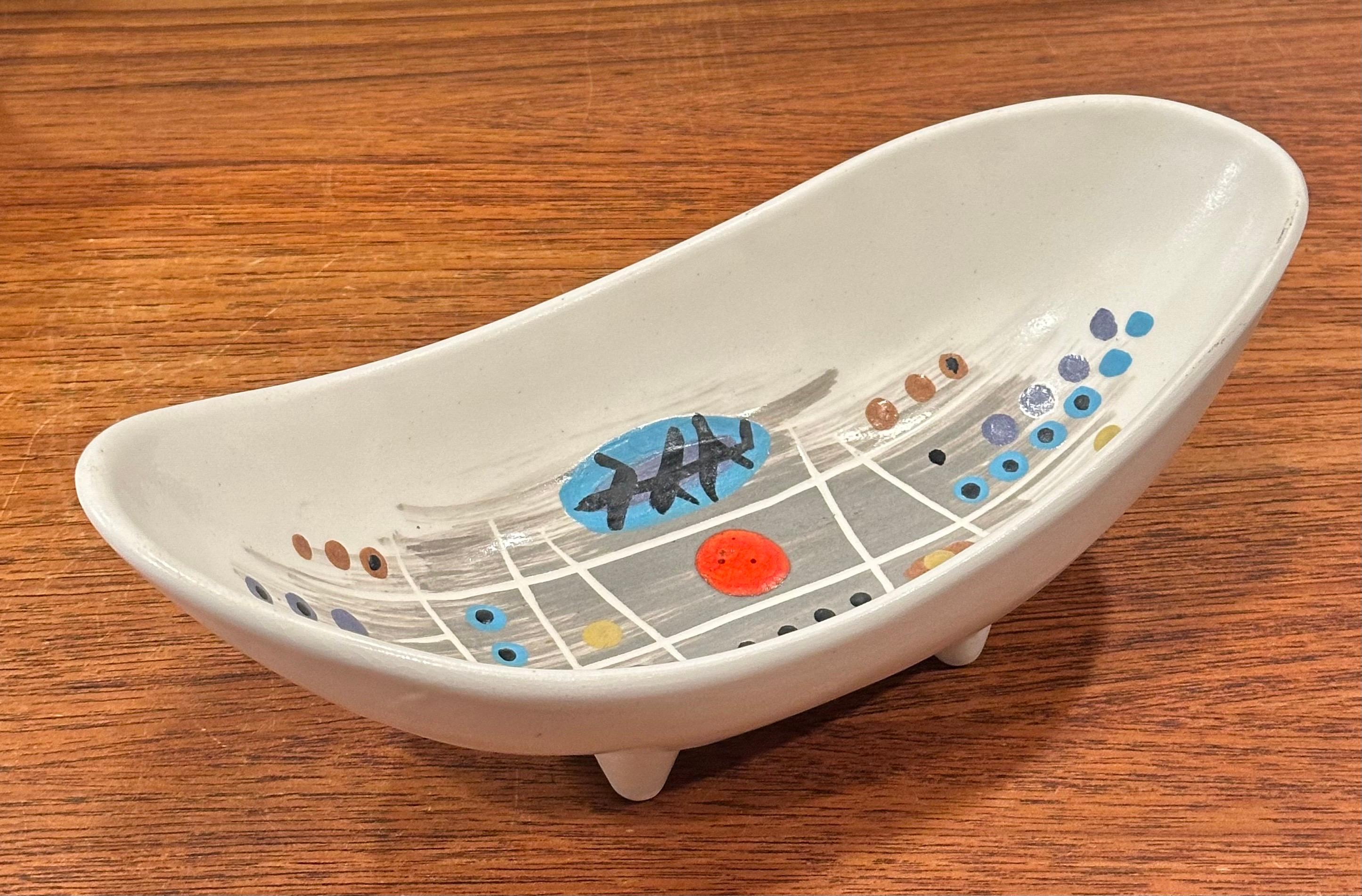 Ciotola con piede in ceramica modernista / Catch All di Richard Saar In condizioni buone in vendita a San Diego, CA