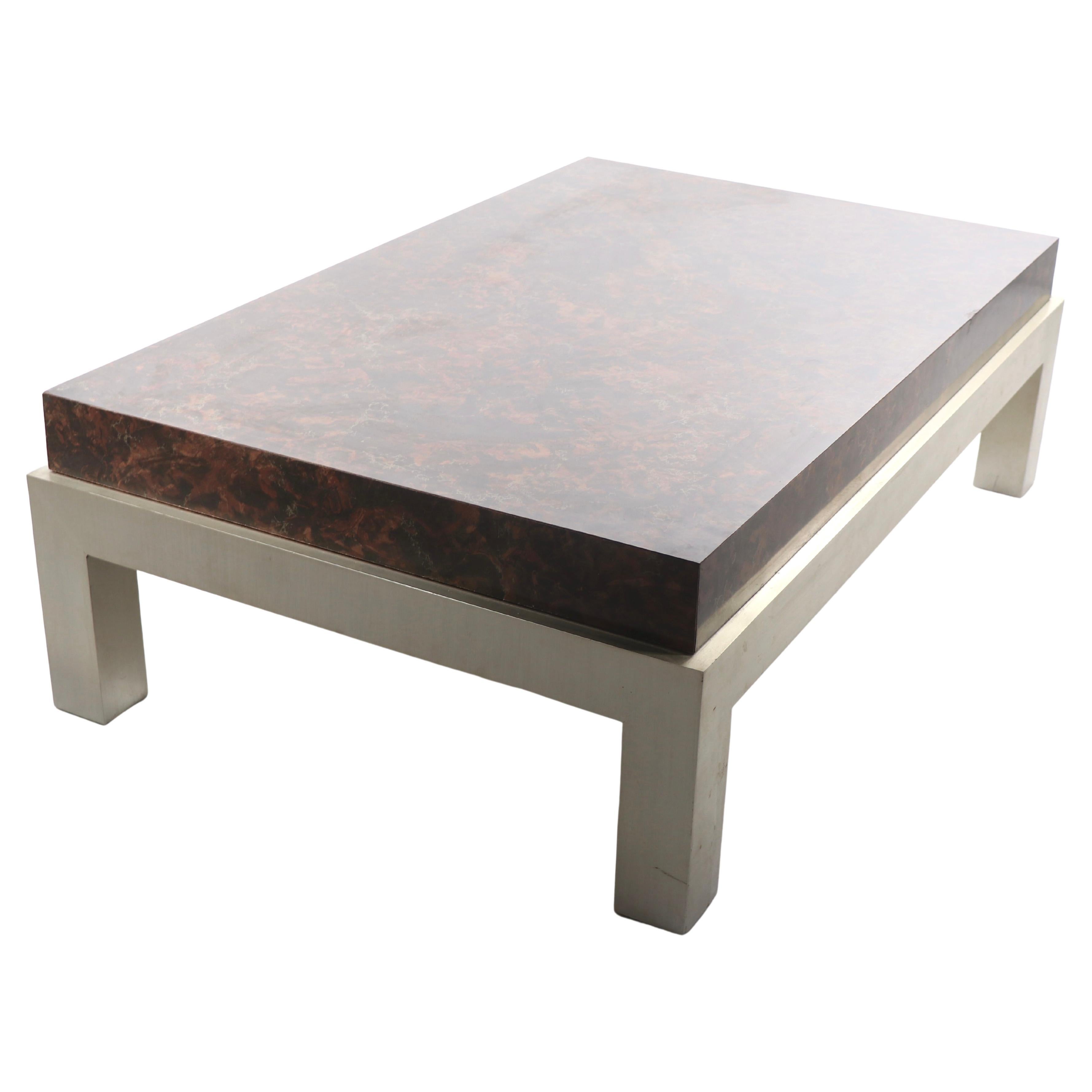 Table basse moderniste en formica et aluminium d'après Mayen en vente