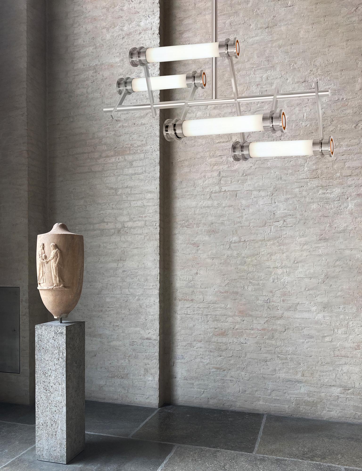 Araña modernista de cuatro cilindros, latón niquelado, cristal opalino, a medida Moderno en venta