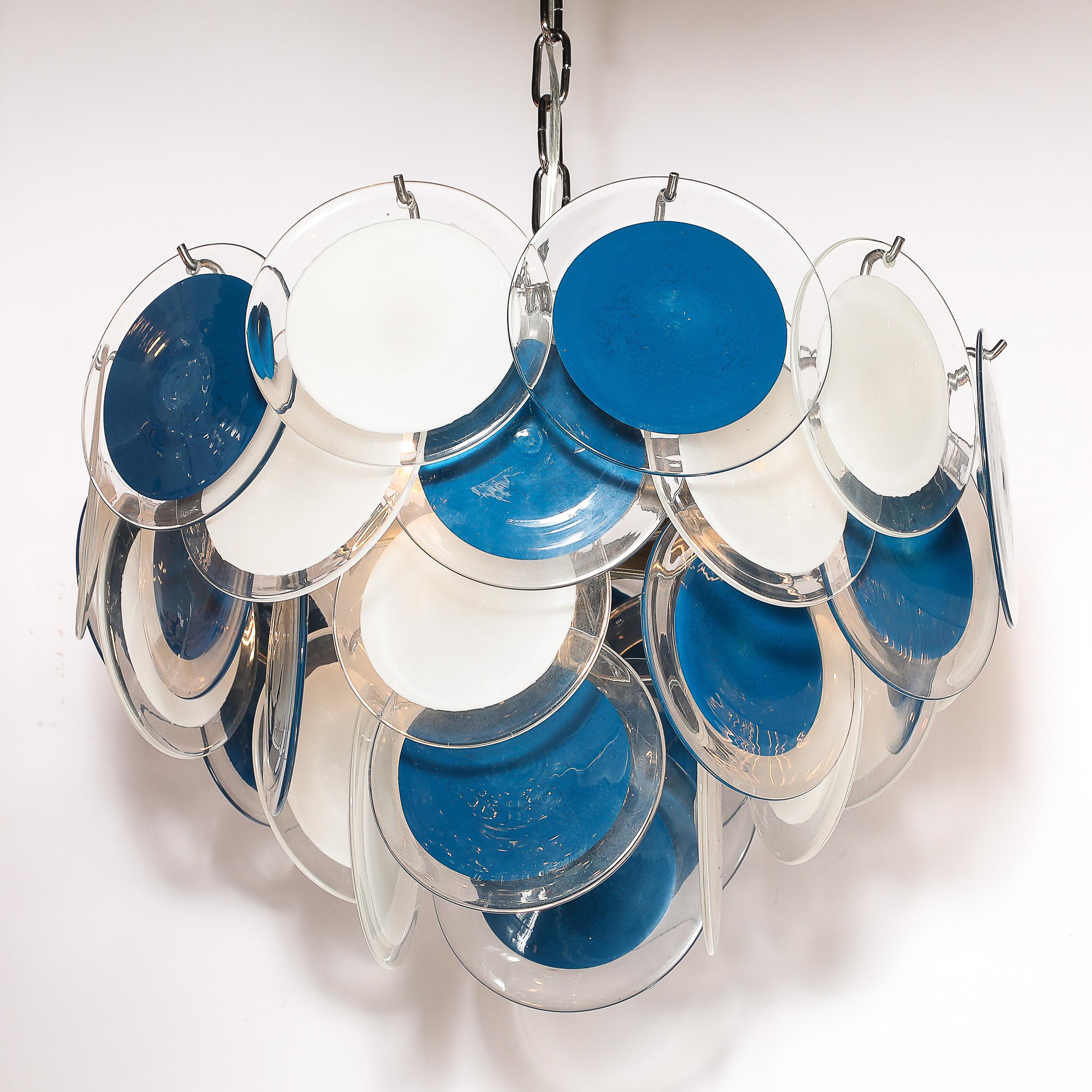 Moderno Lampadario a disco modernista a quattro livelli in vetro di Murano bianco e ceruleo in vendita