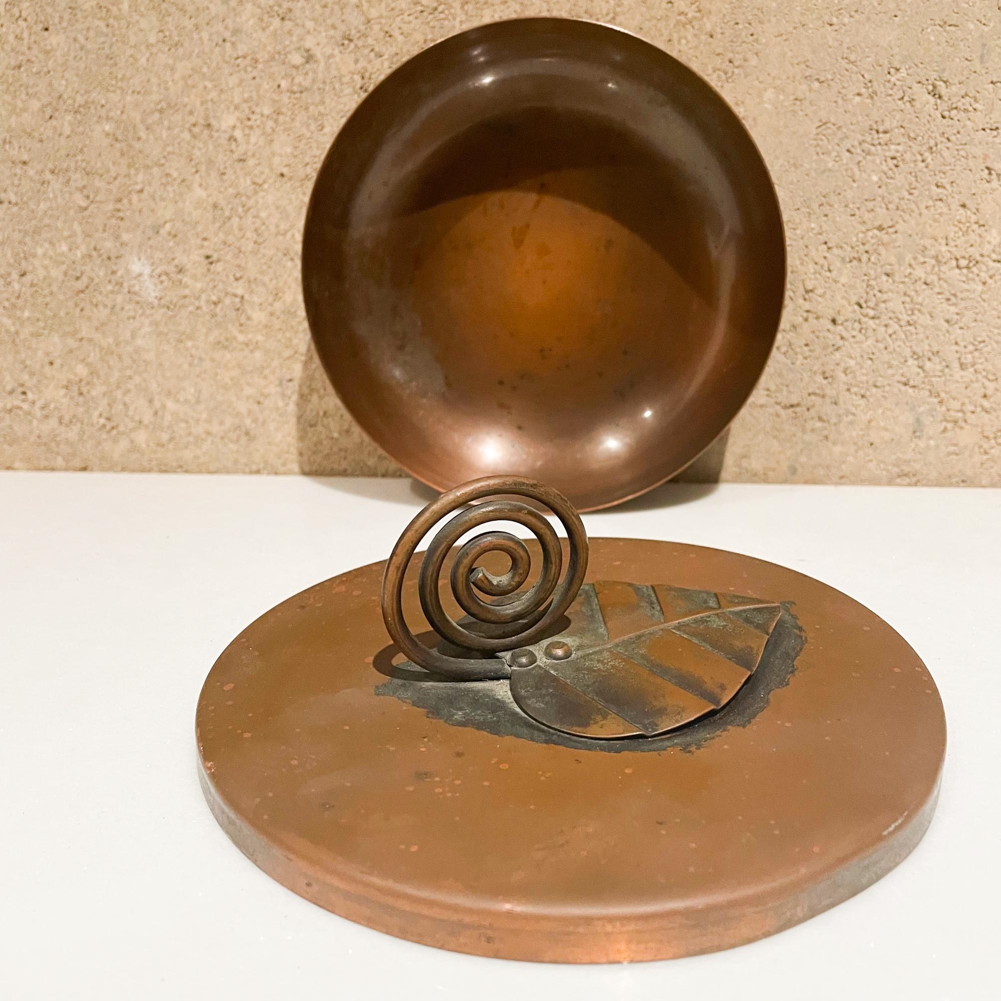 Modernist Francisco Rebajes Copper Lidded Dish Handwrought Sculptural, 1950s In Good Condition In Chula Vista, CA