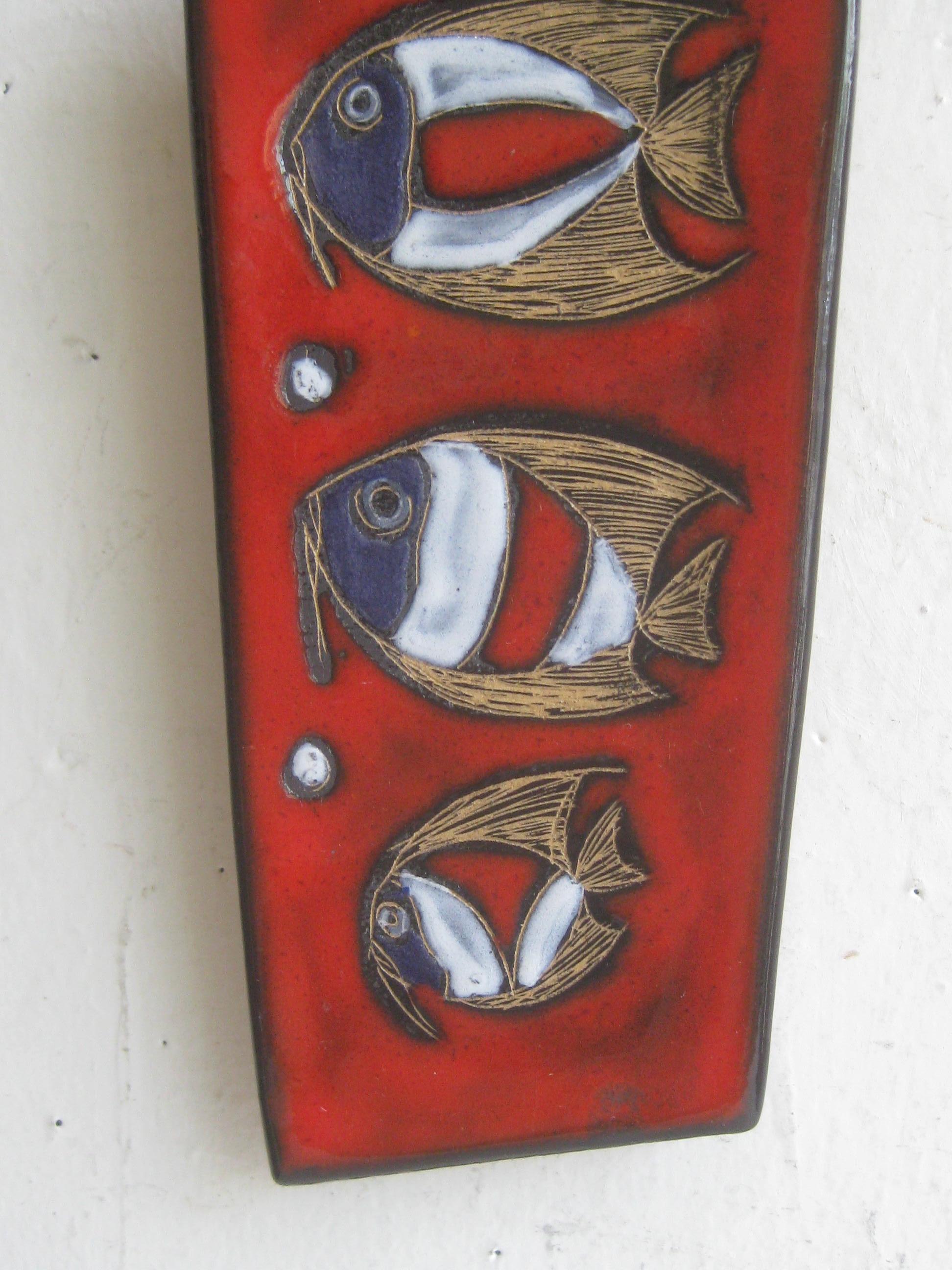 Modernist Franco Rufinelli Italian Art Pottery Abstract Fish Plaque Sculpture In Excellent Condition For Sale In San Diego, CA