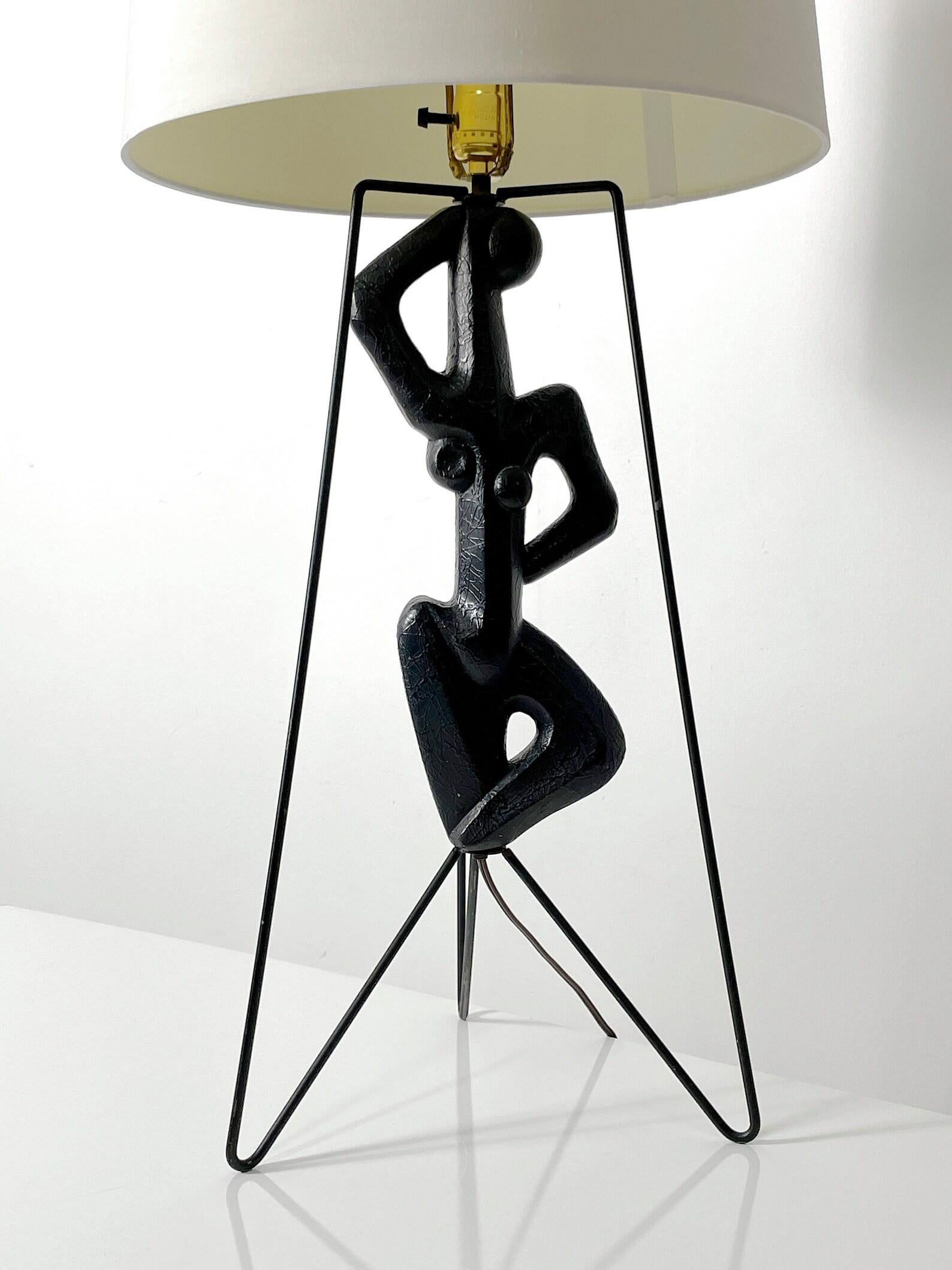 Modernist Frederic Weinberg Figural Iron Hairpin Table Lamp 1950s  In Good Condition For Sale In Troy, MI