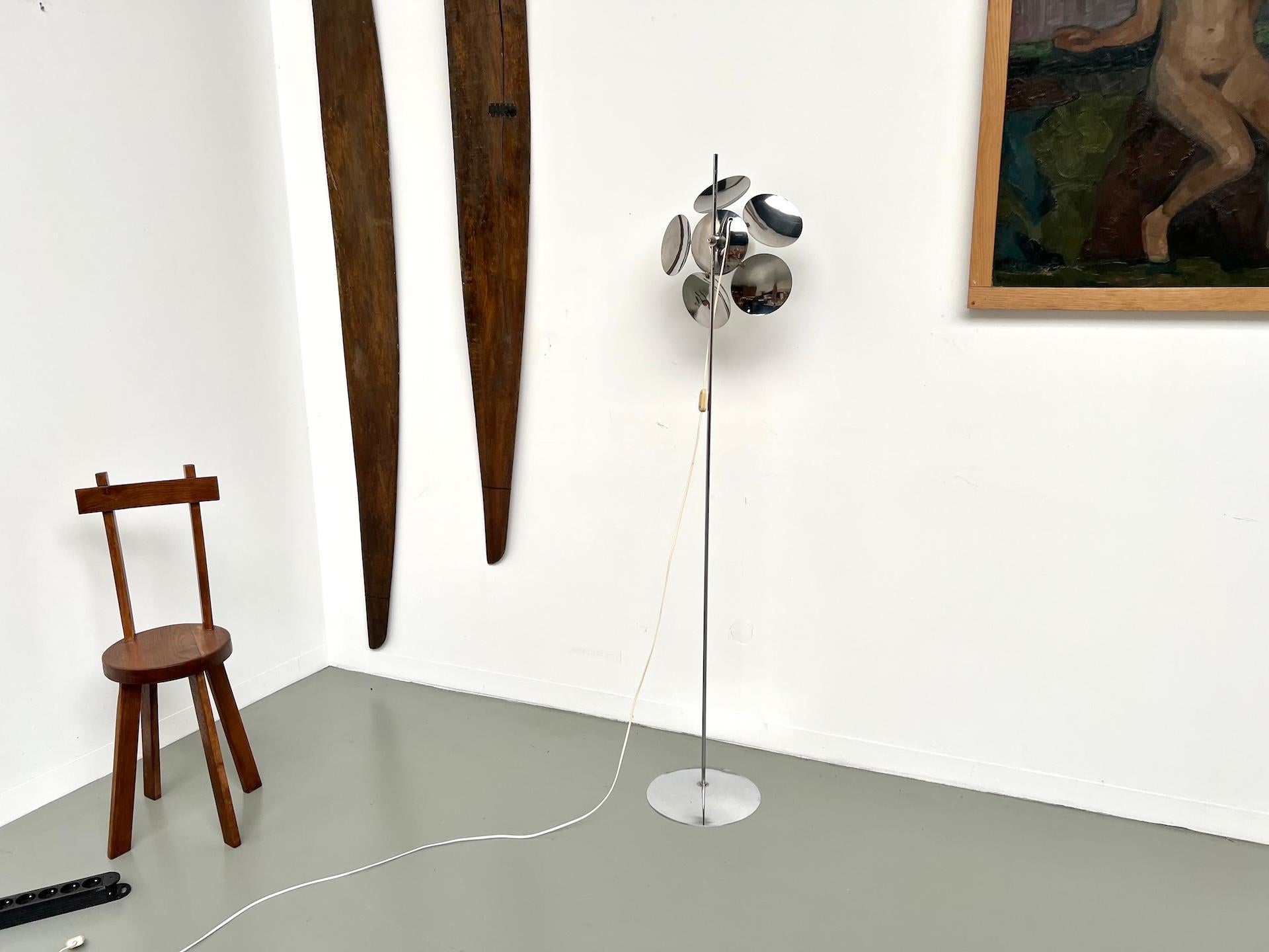 Modernist french chrome flower-shaped floor lamp, circa 1970 For Sale 9