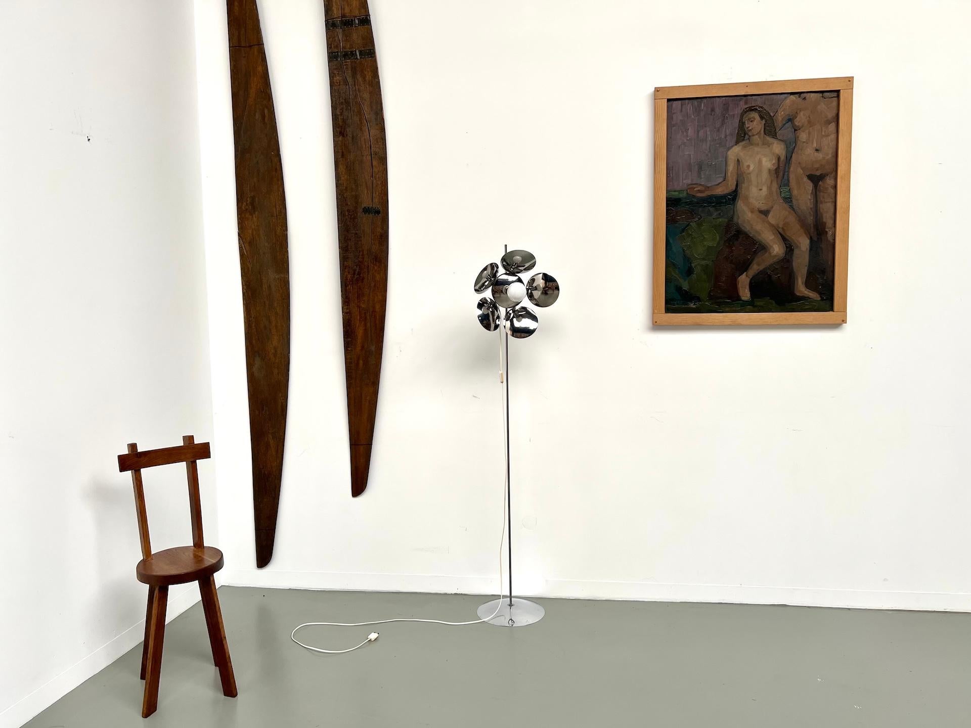 Modernist french chrome flower-shaped floor lamp, circa 1970 For Sale 1