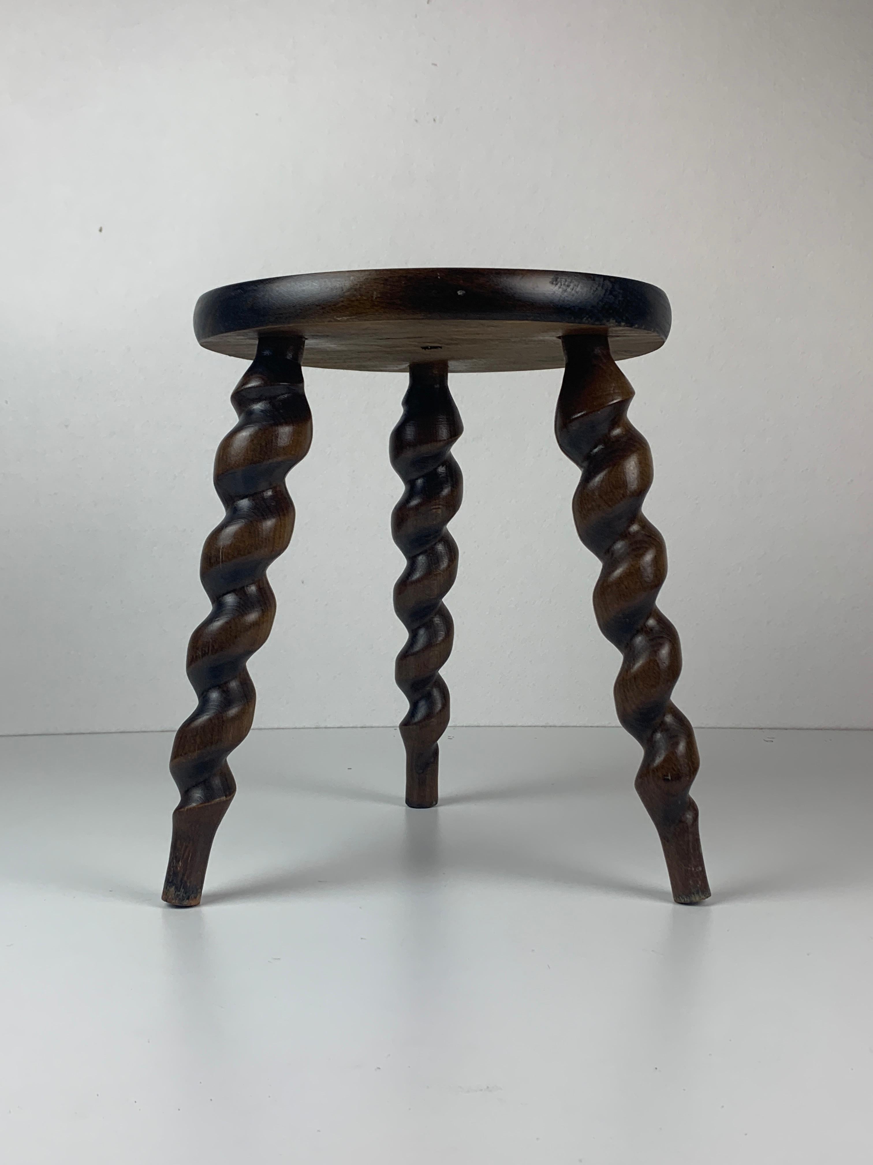 Taburete de granja francés modernista con patas de tornillo de corcho, años 50 Provincial francés
