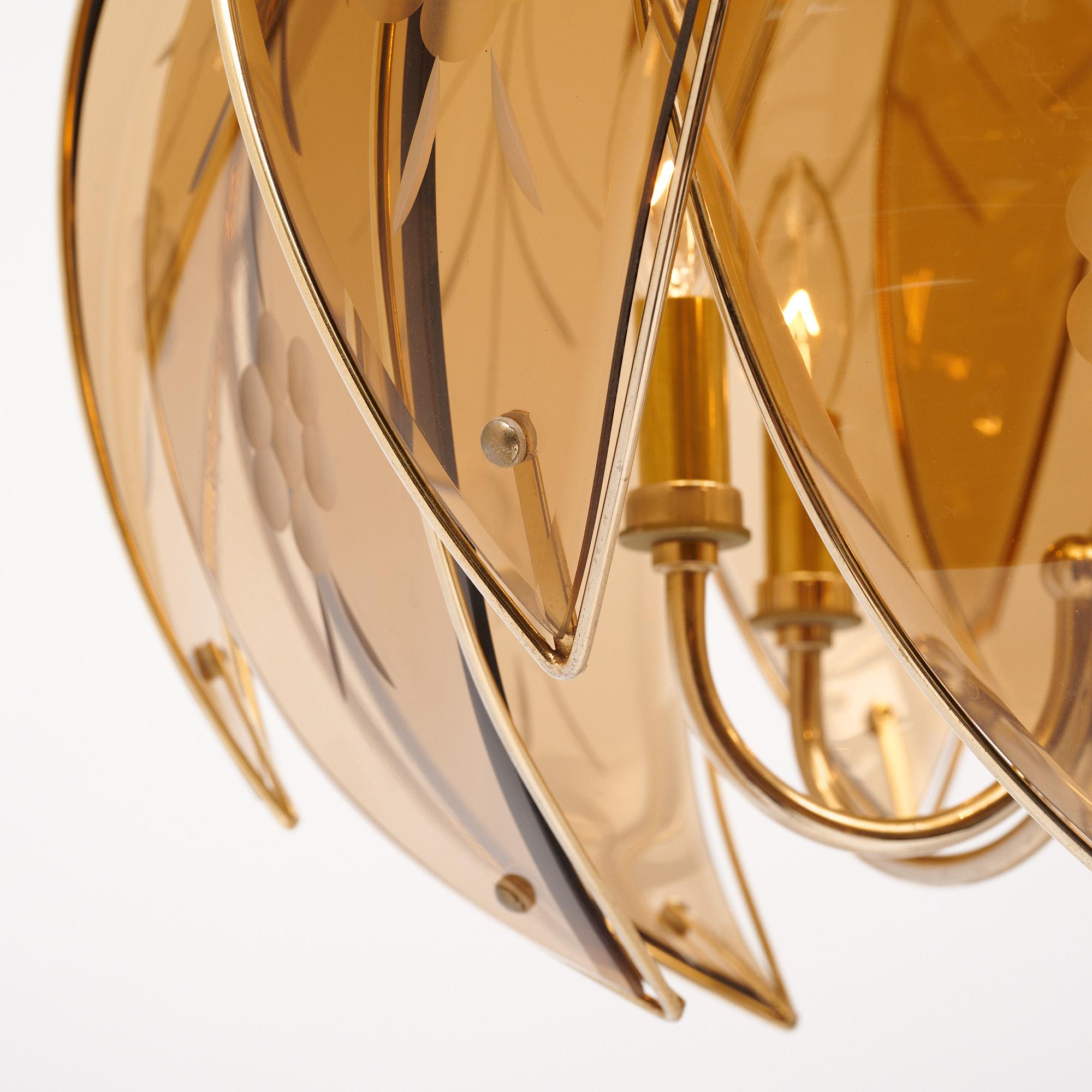 Ottone Lampadario francese modernista a forma di loto in vendita