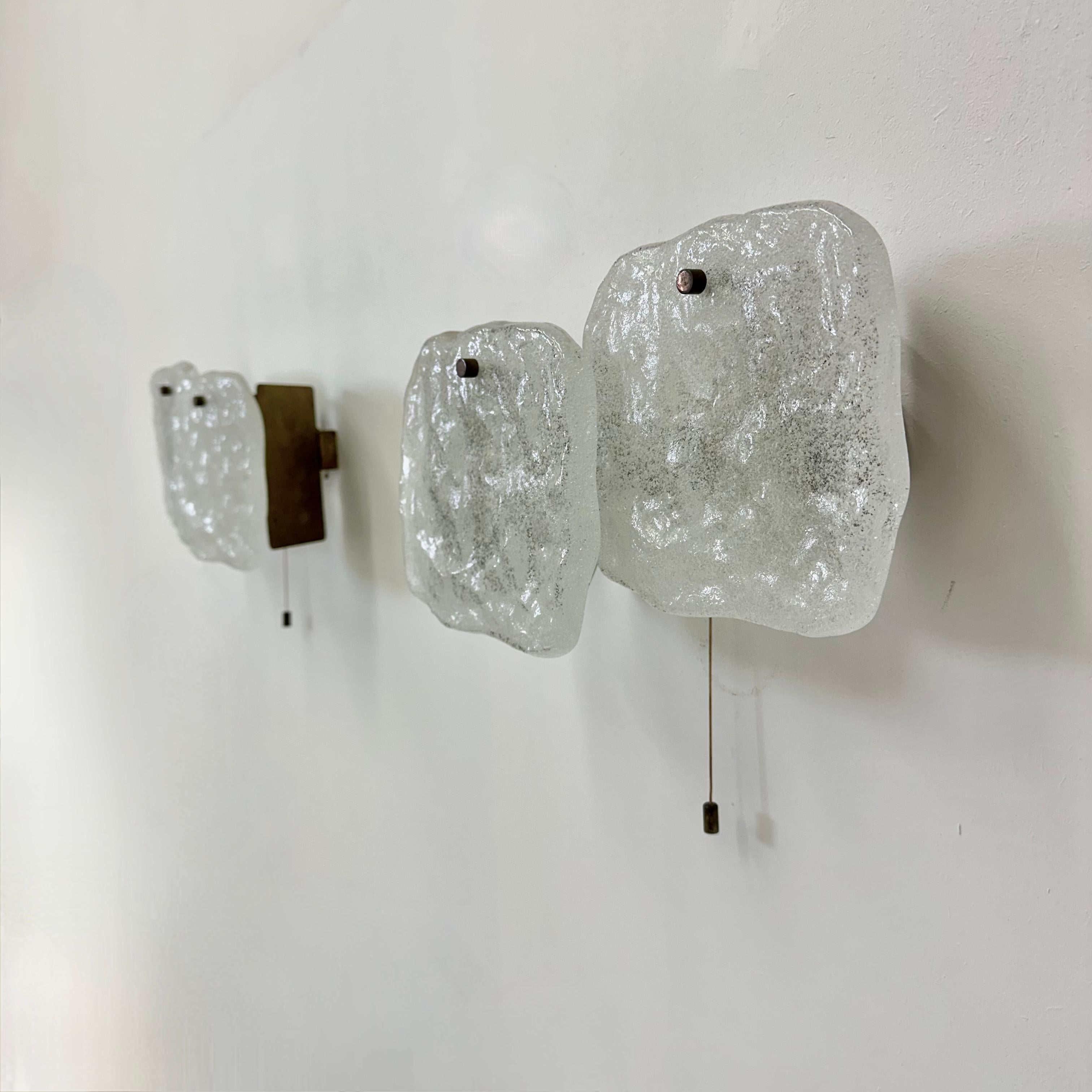 Modernist Frosted Ice Glass Wall Lamp attributed to J. T. Kalmar for Kalmar, 196 For Sale 1