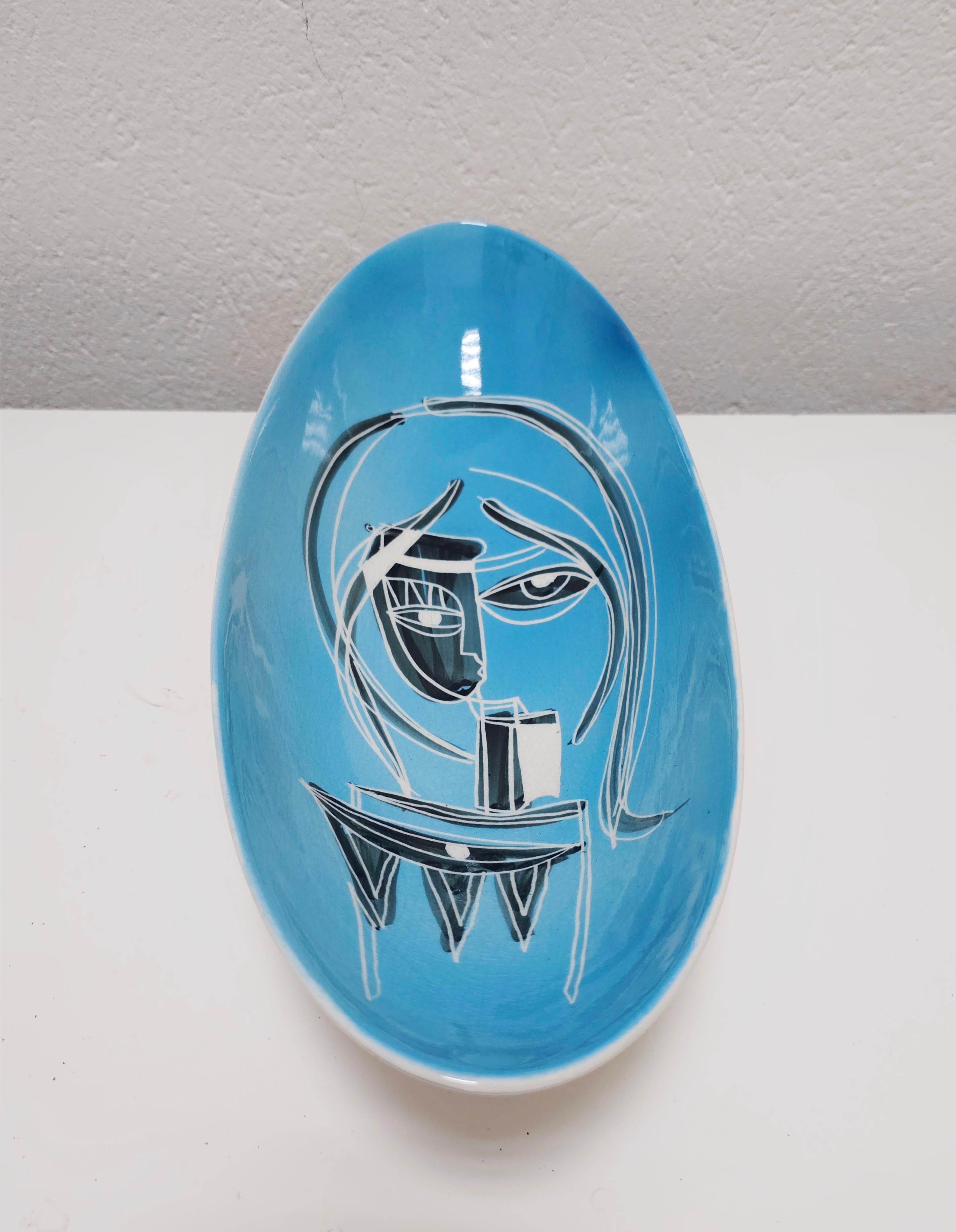 Mid-Century Modern Modernist Fruit Bowl with Picasso inspired drawing, Yugoslavia 1970s For Sale