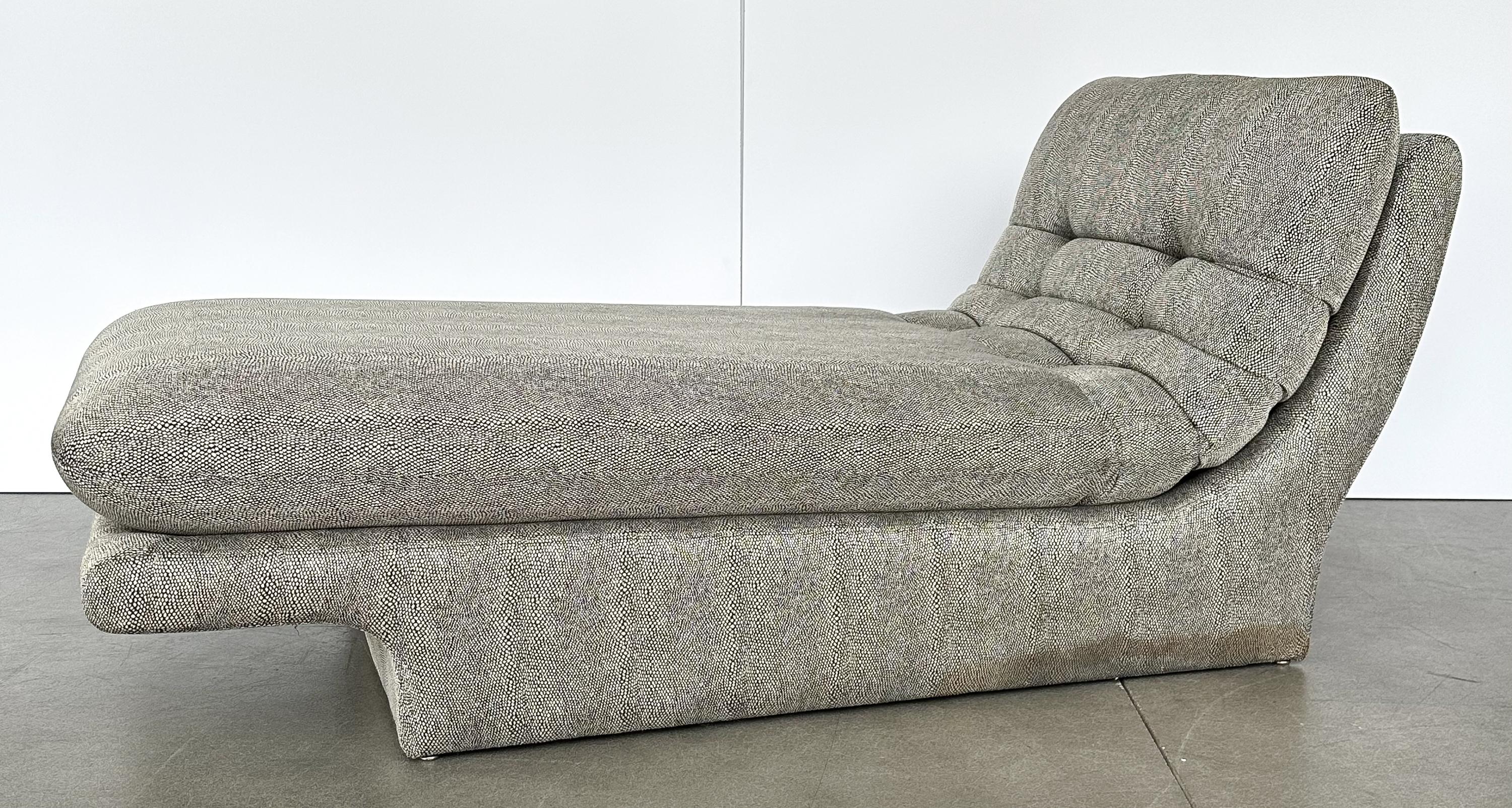 Late 20th Century Modernist Fully Upholstered Chaise Lounge by Preview