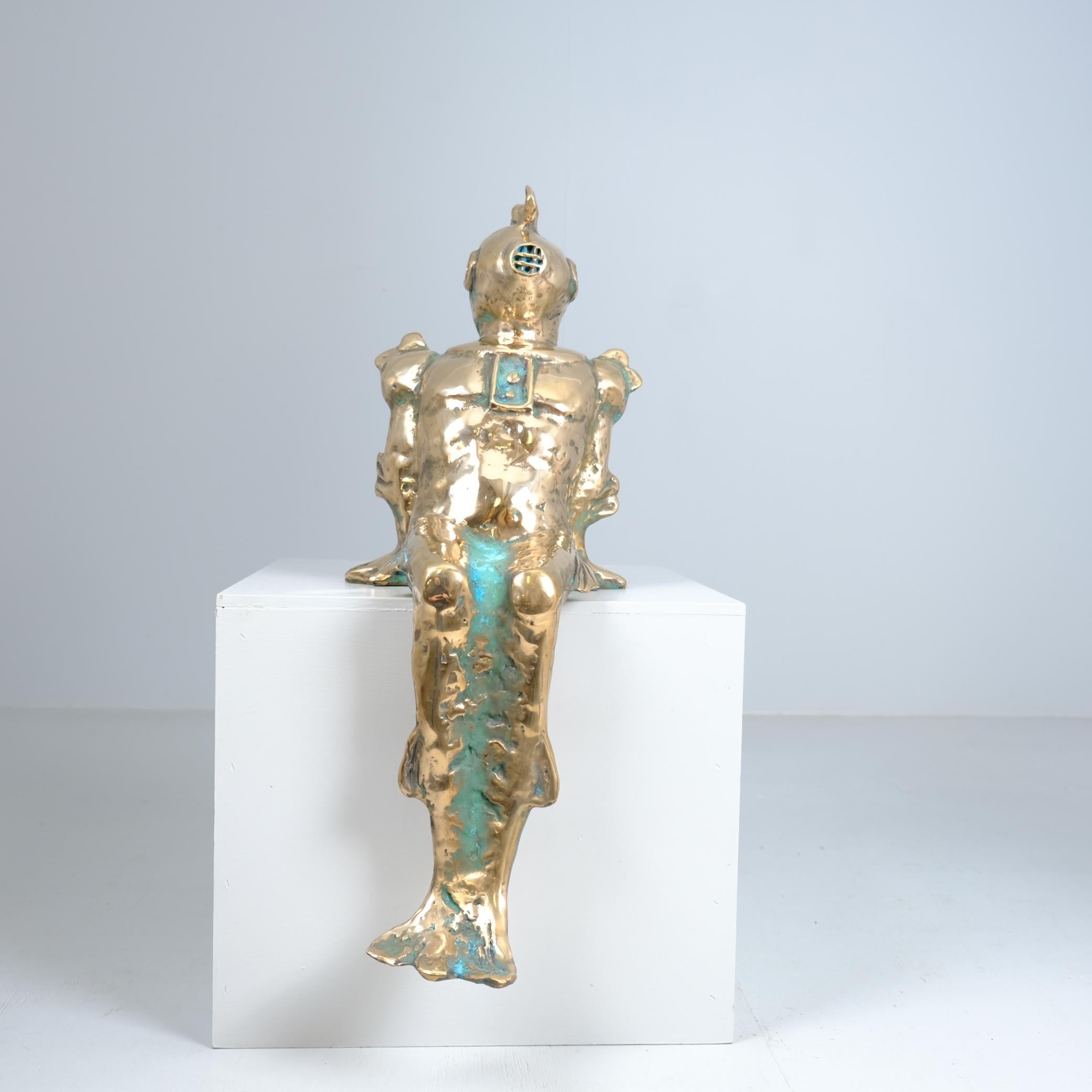 Realizzato in ottone parzialmente lucidato e patinato, Eldest è l'opera che accompagna First-born di Kannosto, anch'essa quotata su 1stdibs separatamente, e che estende la visione dell'artista di futuri esseri ibridi modellati da un mondo