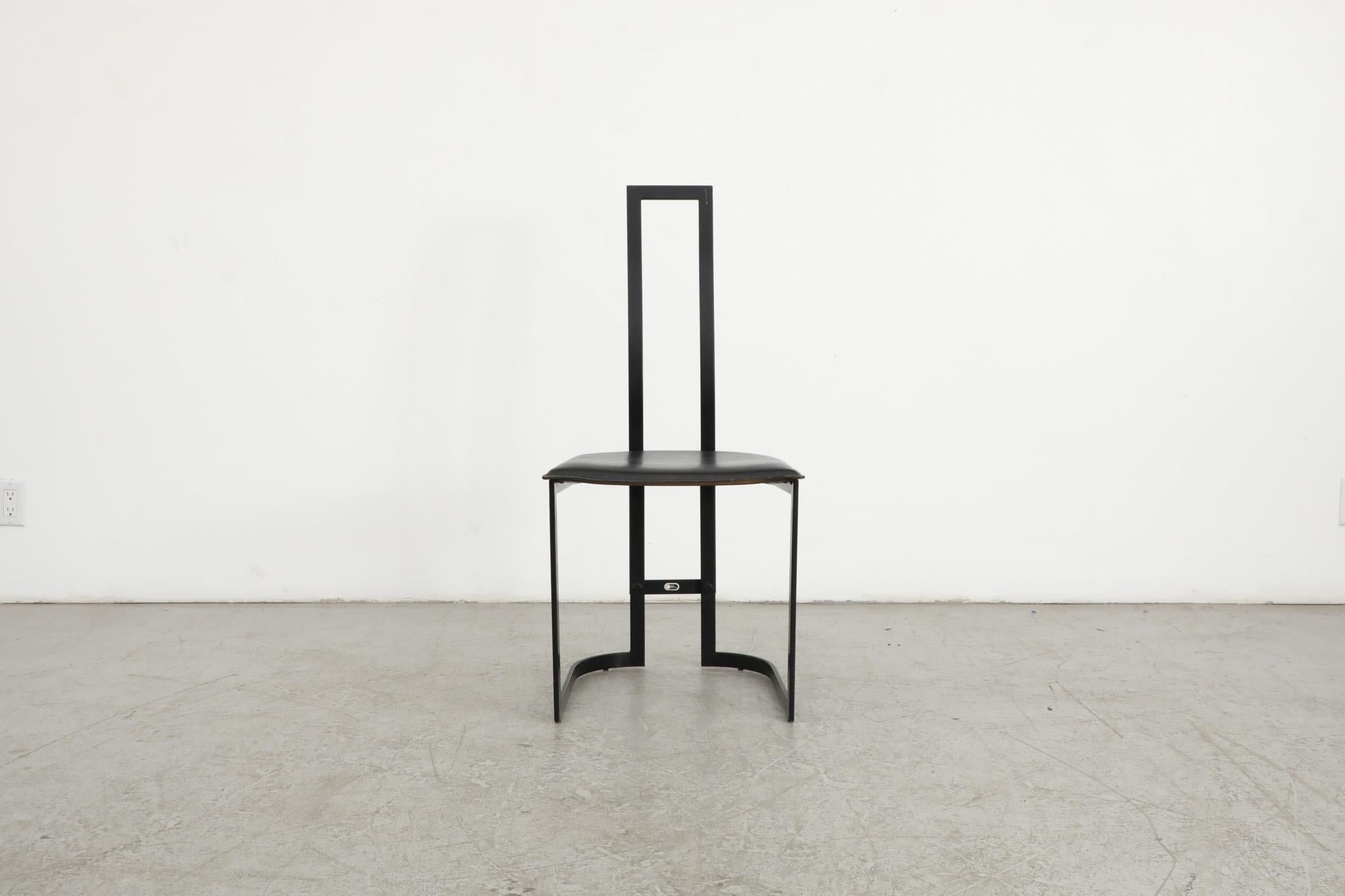 Chaise d'appoint moderniste en cuir noir Gastone Rinaldi pour Thema Italy, 1980. En état d'origine, avec un cadre en métal émaillé noir et une usure correspondant à l'âge et à l'utilisation.