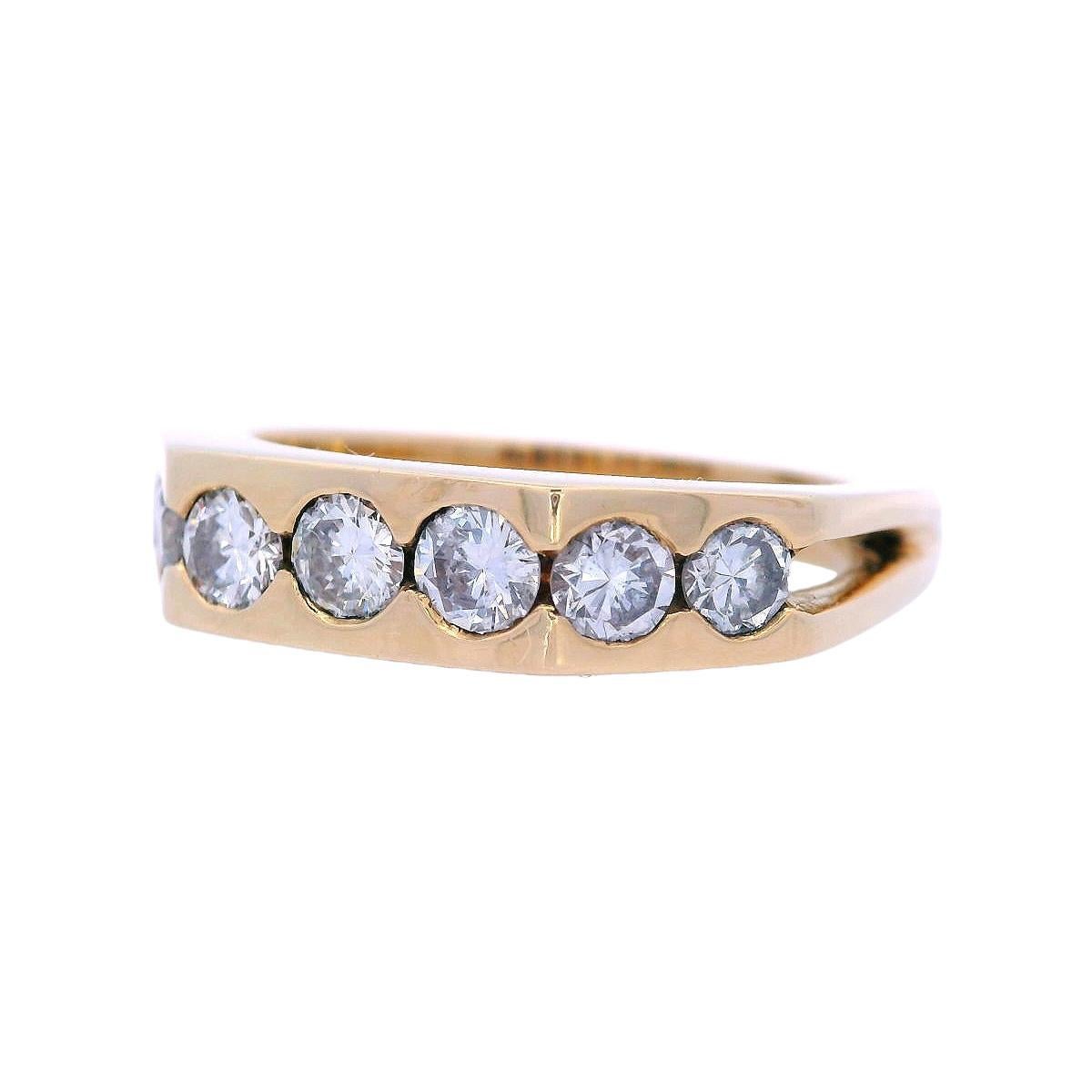 Bague moderniste géométrique en or jaune 18 carats avec diamants en vente 1