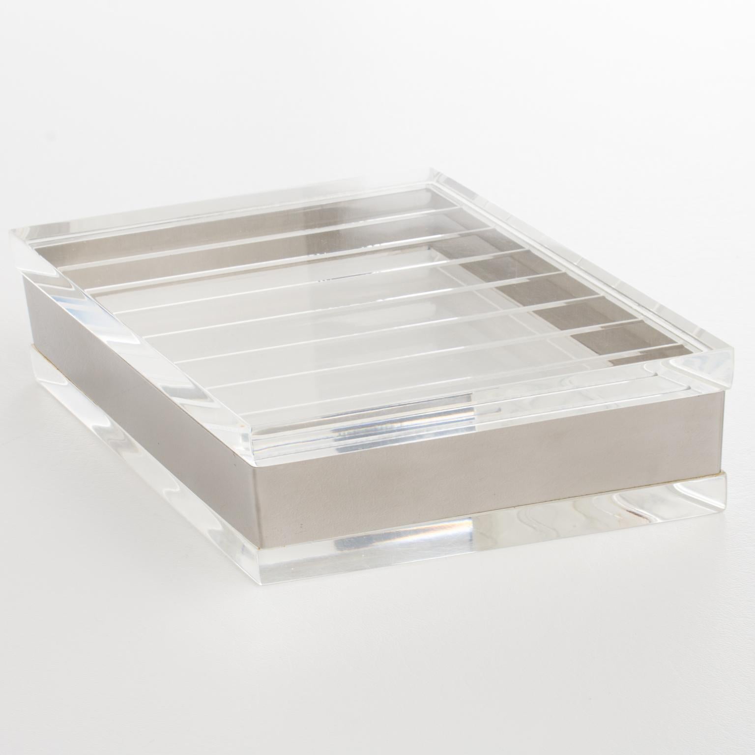 Caja decorativa modernista geométrica de lucita y cromo, Francia circa 1970 en venta 4
