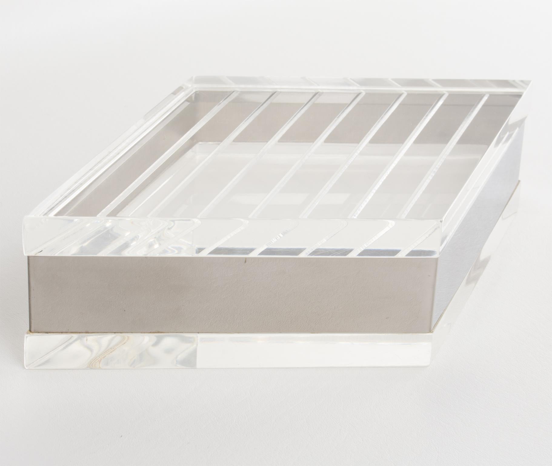 Caja decorativa modernista geométrica de lucita y cromo, Francia circa 1970 en venta 1