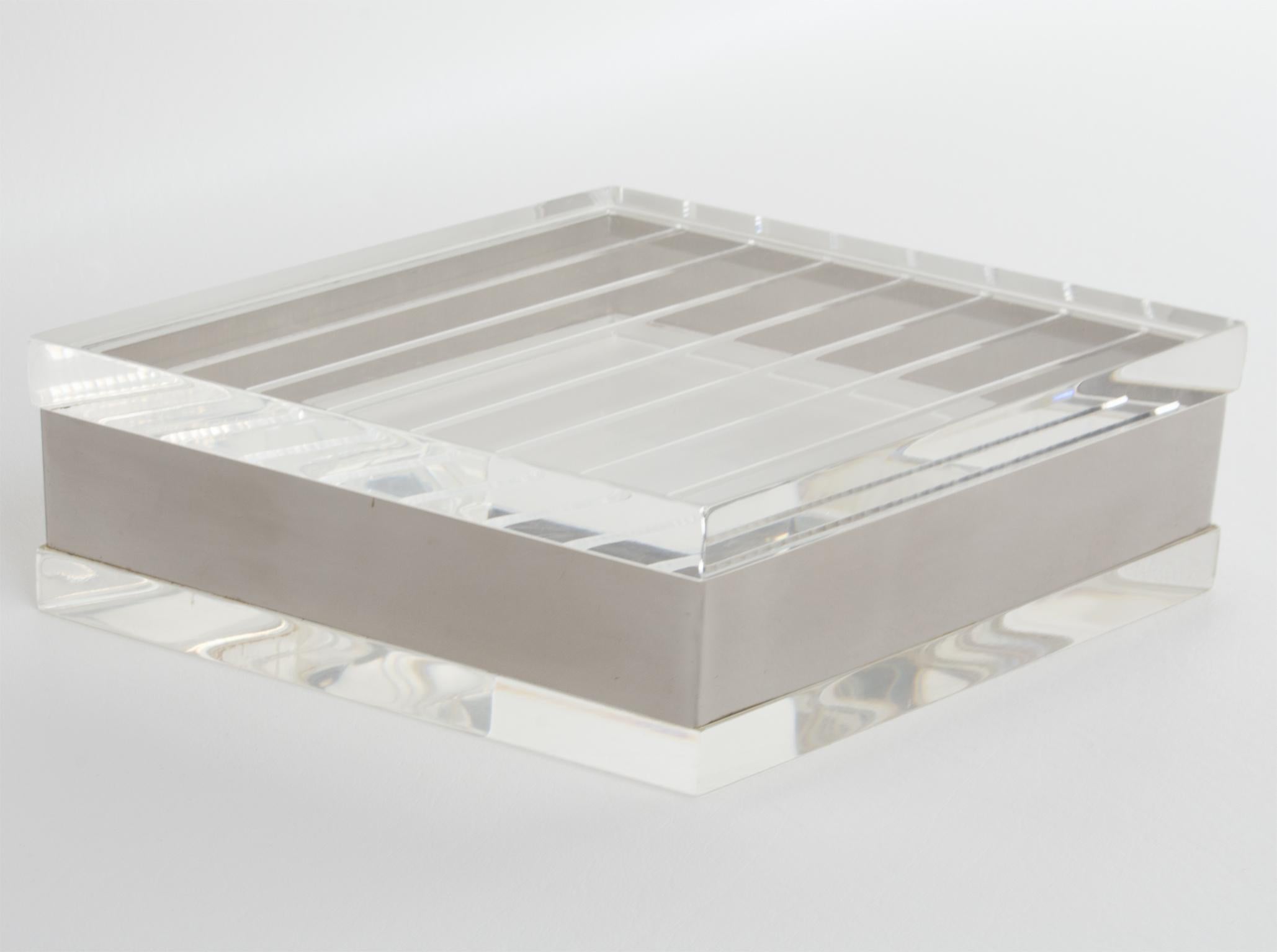 Modernist Geometric Lucite and Chrome Metal Decorative Box, France 1970s For Sale 3