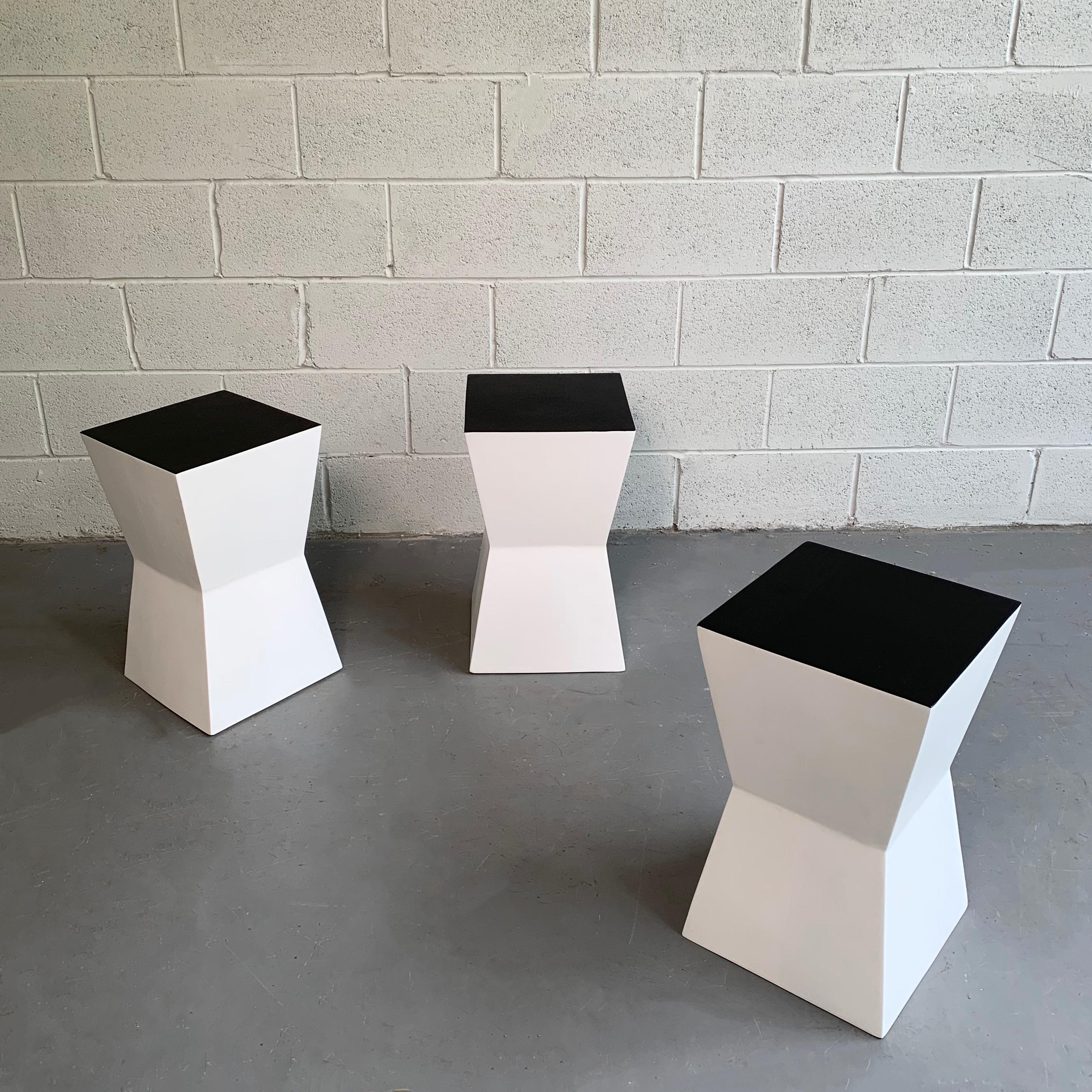 Modernist Geometric Stool Stands In Good Condition In Brooklyn, NY